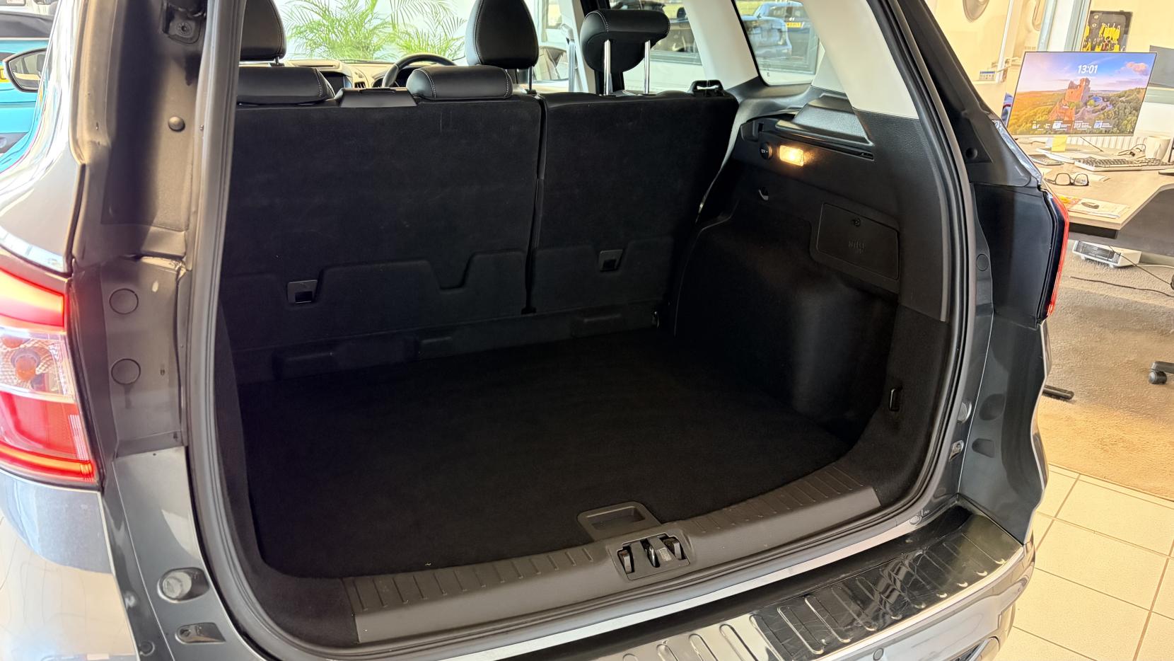 Ford Kuga 2.0 TDCi EcoBlue Vignale SUV 5dr Diesel Powershift AWD Euro 6 (s/s) (180 ps)