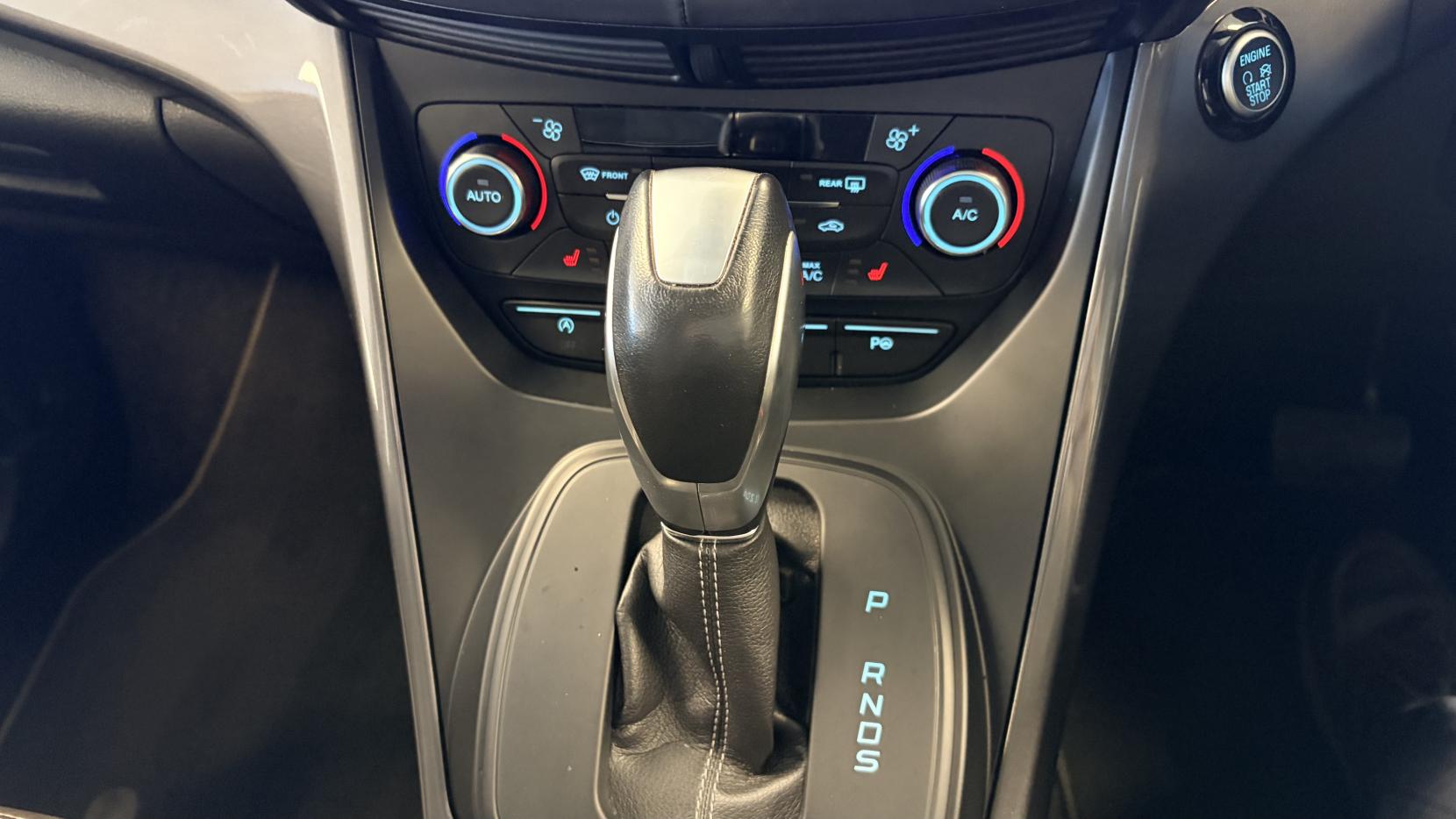 Ford Kuga 2.0 TDCi EcoBlue Vignale SUV 5dr Diesel Powershift AWD Euro 6 (s/s) (180 ps)