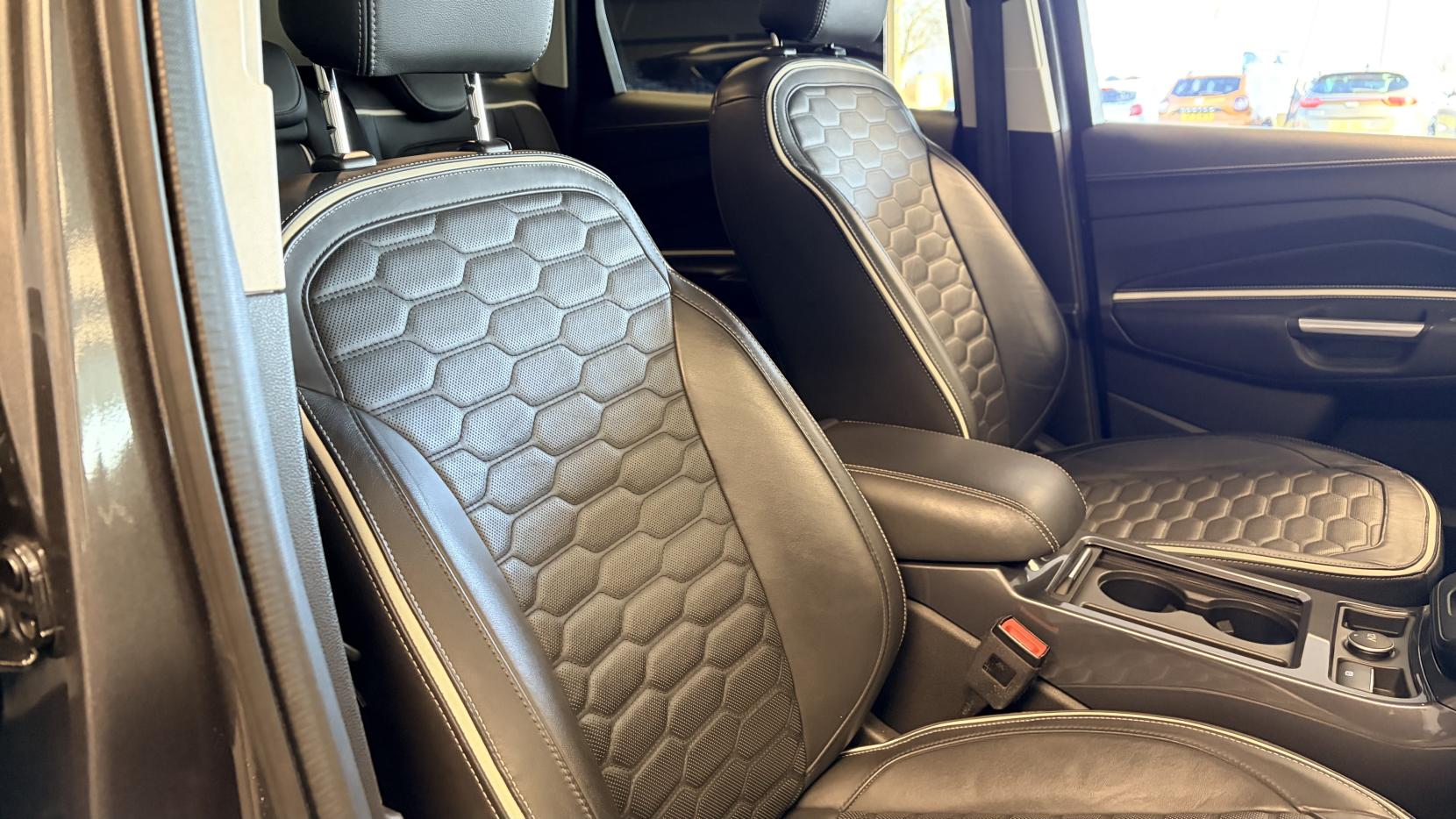 Ford Kuga 2.0 TDCi EcoBlue Vignale SUV 5dr Diesel Powershift AWD Euro 6 (s/s) (180 ps)