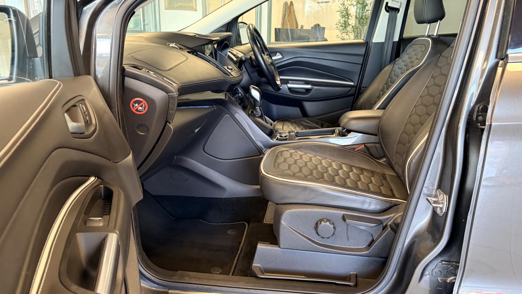 Ford Kuga 2.0 TDCi EcoBlue Vignale SUV 5dr Diesel Powershift AWD Euro 6 (s/s) (180 ps)