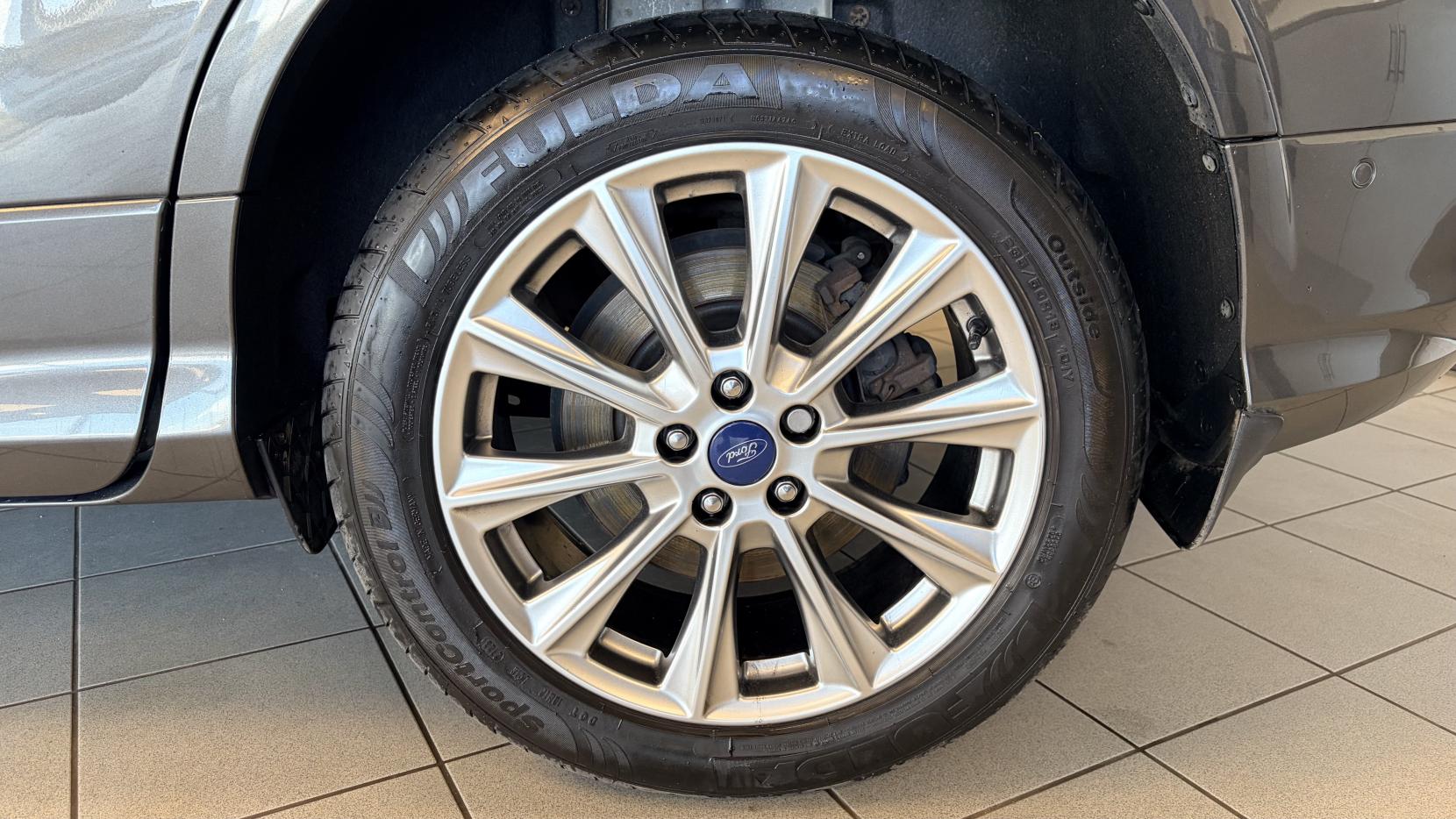 Ford Kuga 2.0 TDCi EcoBlue Vignale SUV 5dr Diesel Powershift AWD Euro 6 (s/s) (180 ps)