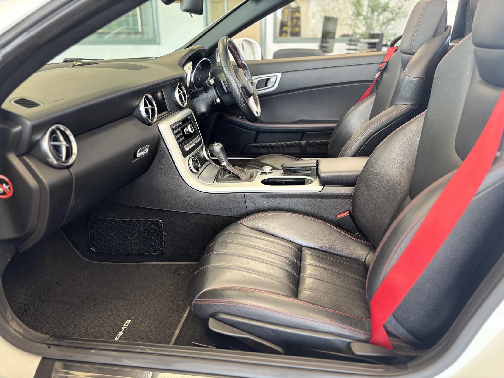 Mercedes-Benz SLK 2.1 SLK250 CDI AMG Sport Convertible 2dr Diesel G-Tronic+ Euro 5 (s/s) (204 ps)