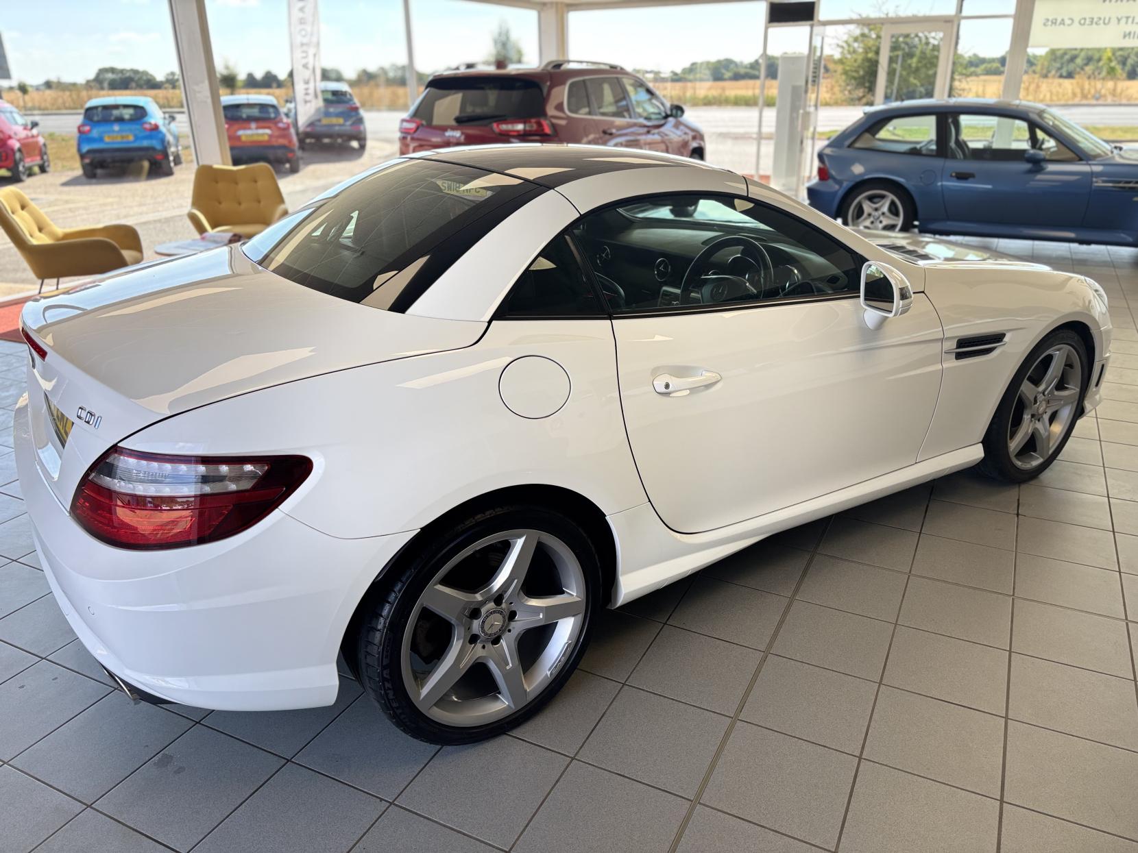 Mercedes-Benz SLK 2.1 SLK250 CDI AMG Sport Convertible 2dr Diesel G-Tronic+ Euro 5 (s/s) (204 ps)