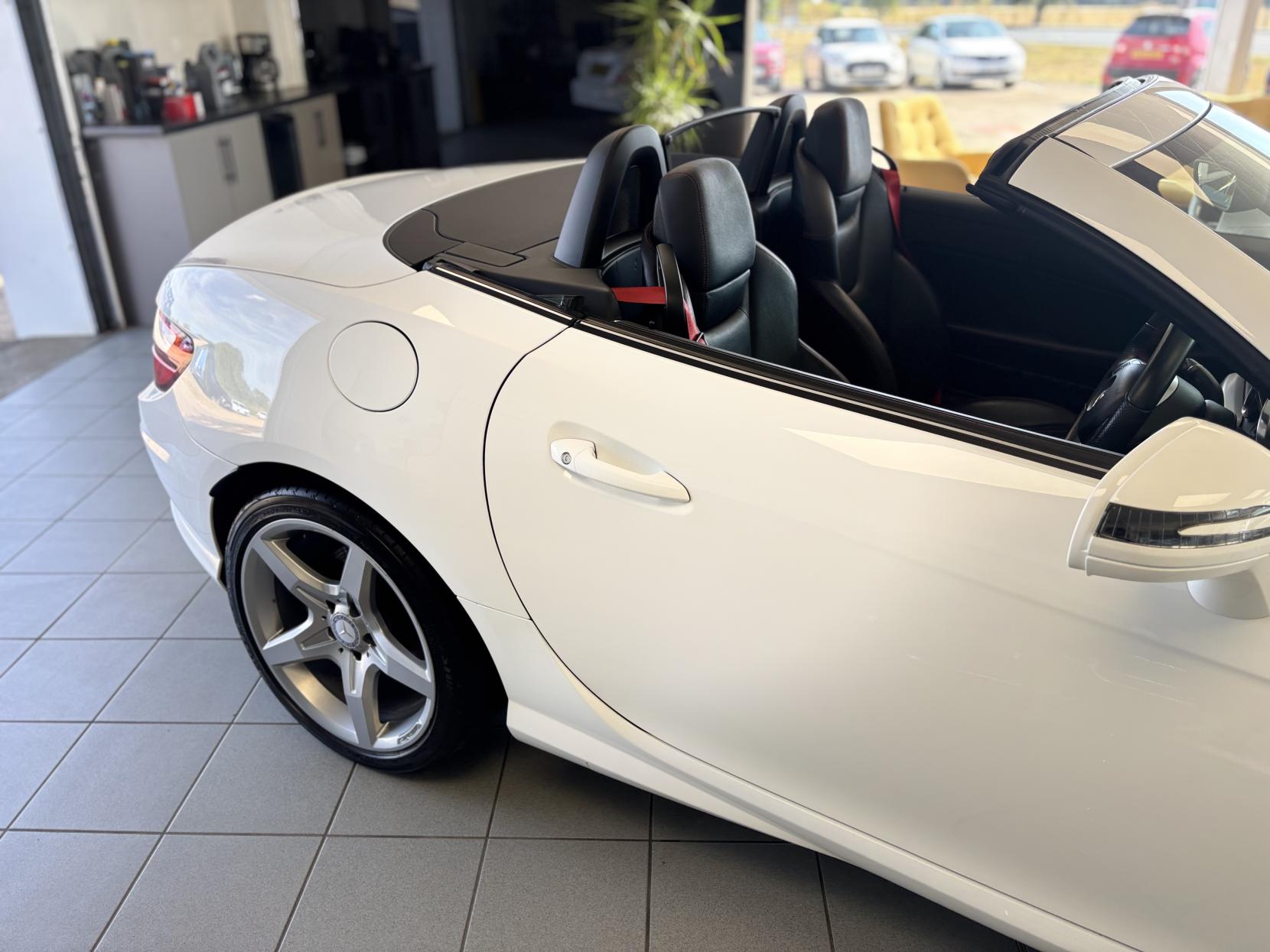 Mercedes-Benz SLK 2.1 SLK250 CDI AMG Sport Convertible 2dr Diesel G-Tronic+ Euro 5 (s/s) (204 ps)