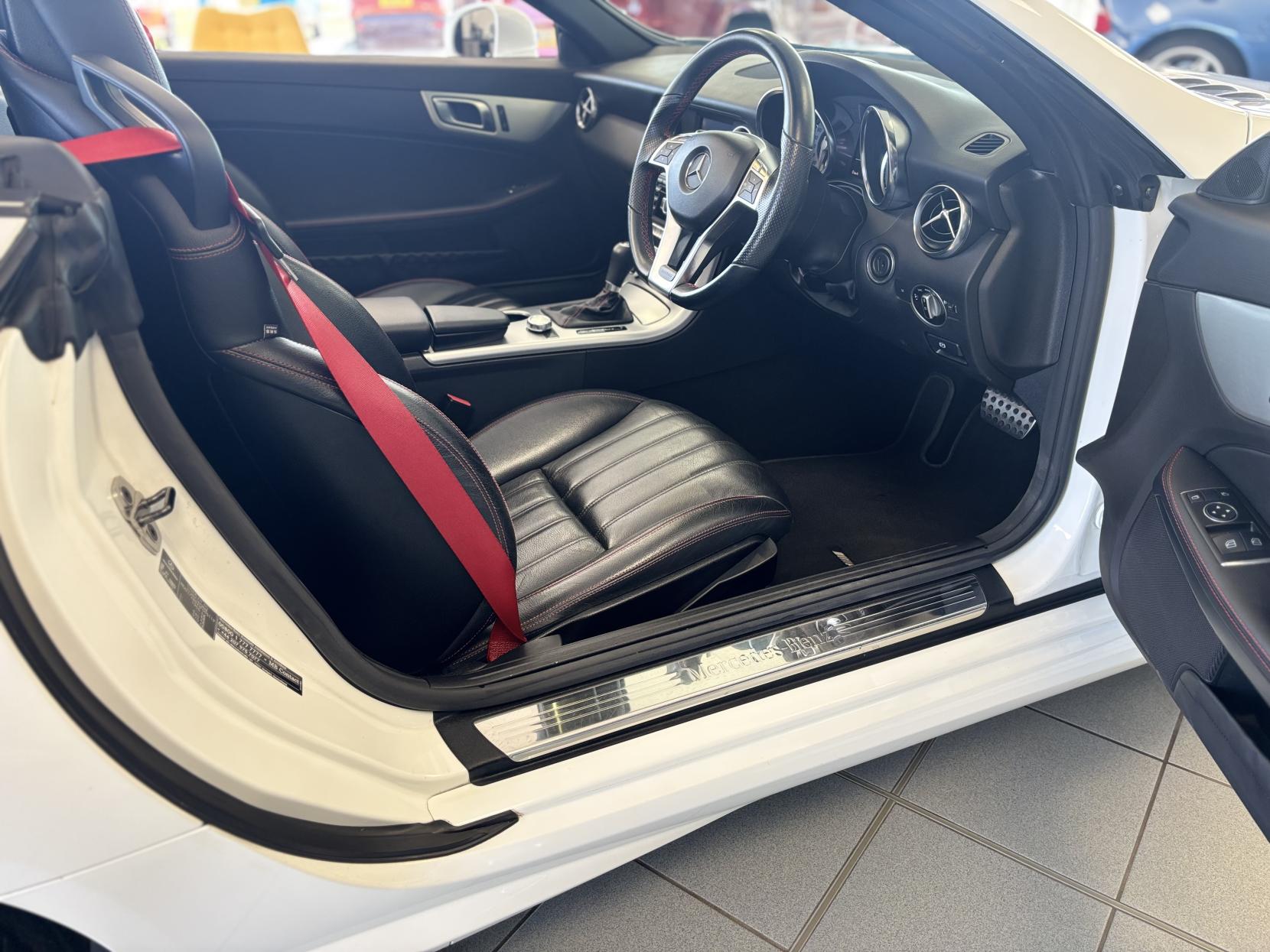 Mercedes-Benz SLK 2.1 SLK250 CDI AMG Sport Convertible 2dr Diesel G-Tronic+ Euro 5 (s/s) (204 ps)