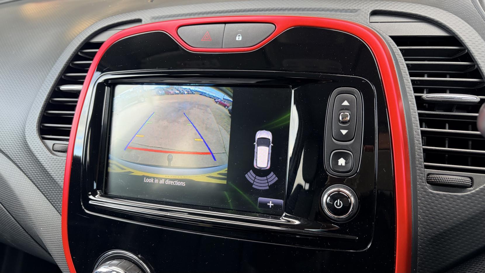 Renault Captur 1.5 dCi ENERGY Signature Nav SUV 5dr Diesel Auto Euro 6 (s/s) (90 ps)