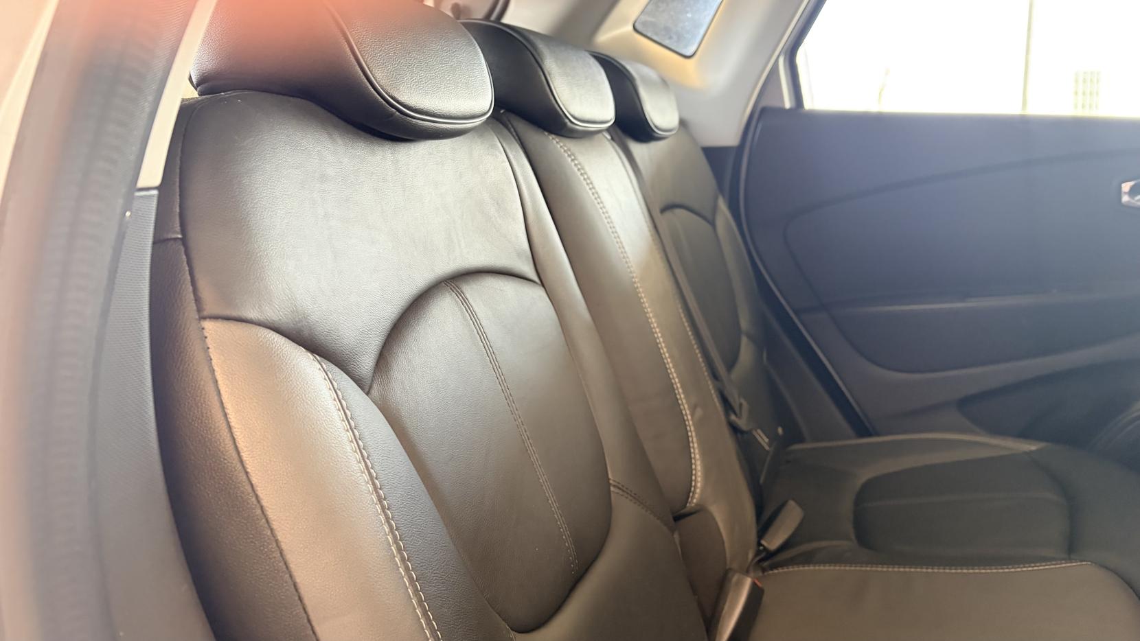 Renault Captur 1.5 dCi ENERGY Signature Nav SUV 5dr Diesel Auto Euro 6 (s/s) (90 ps)