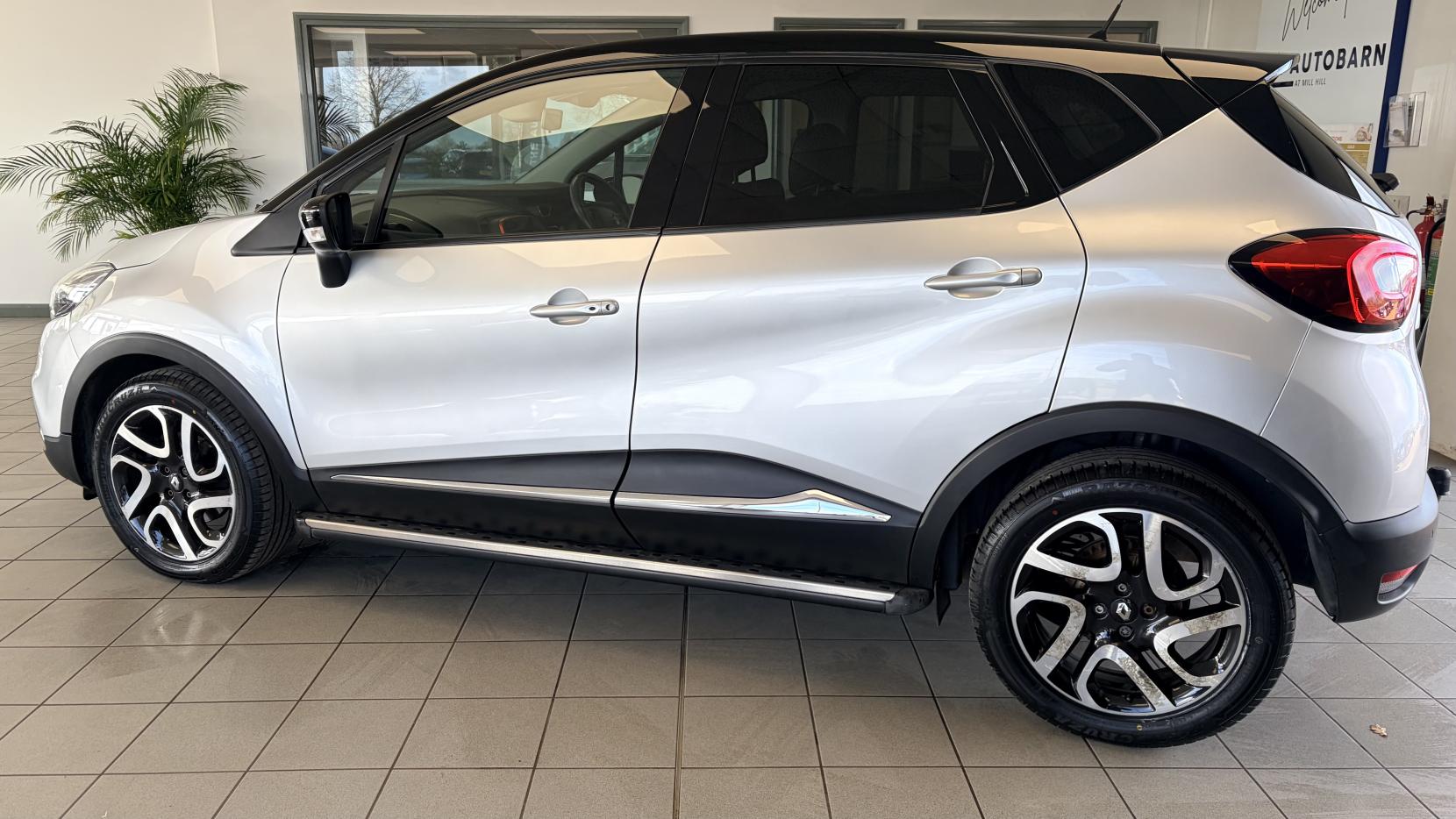 Renault Captur 1.5 dCi ENERGY Signature Nav SUV 5dr Diesel Auto Euro 6 (s/s) (90 ps)