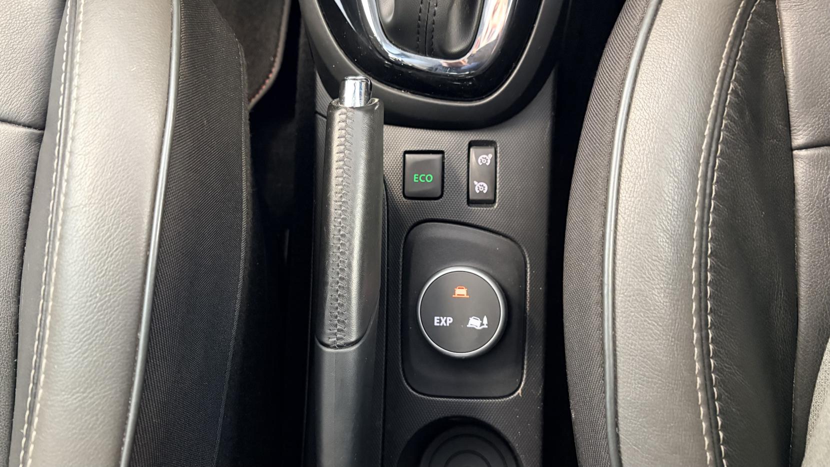 Renault Captur 1.5 dCi ENERGY Signature Nav SUV 5dr Diesel Auto Euro 6 (s/s) (90 ps)