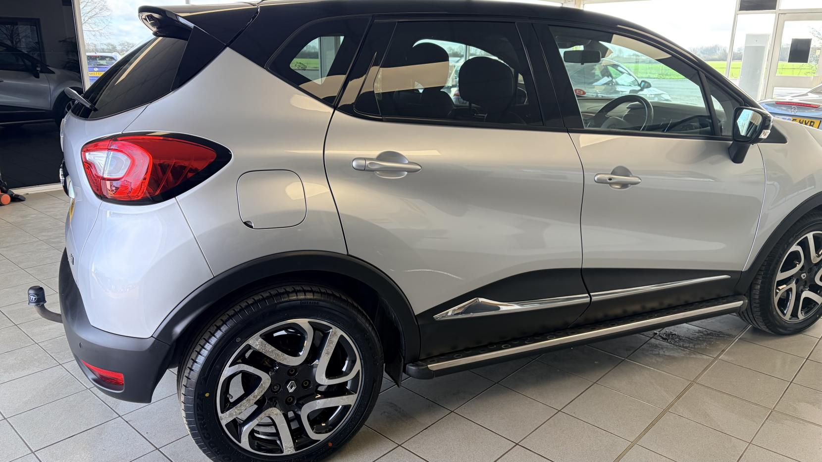 Renault Captur 1.5 dCi ENERGY Signature Nav SUV 5dr Diesel Auto Euro 6 (s/s) (90 ps)