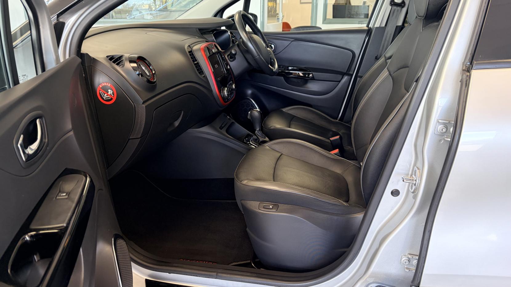 Renault Captur 1.5 dCi ENERGY Signature Nav SUV 5dr Diesel Auto Euro 6 (s/s) (90 ps)