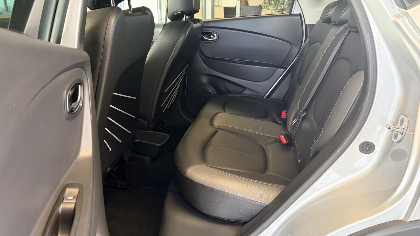 Renault Captur 1.5 dCi ENERGY Signature Nav SUV 5dr Diesel Auto Euro 6 (s/s) (90 ps)