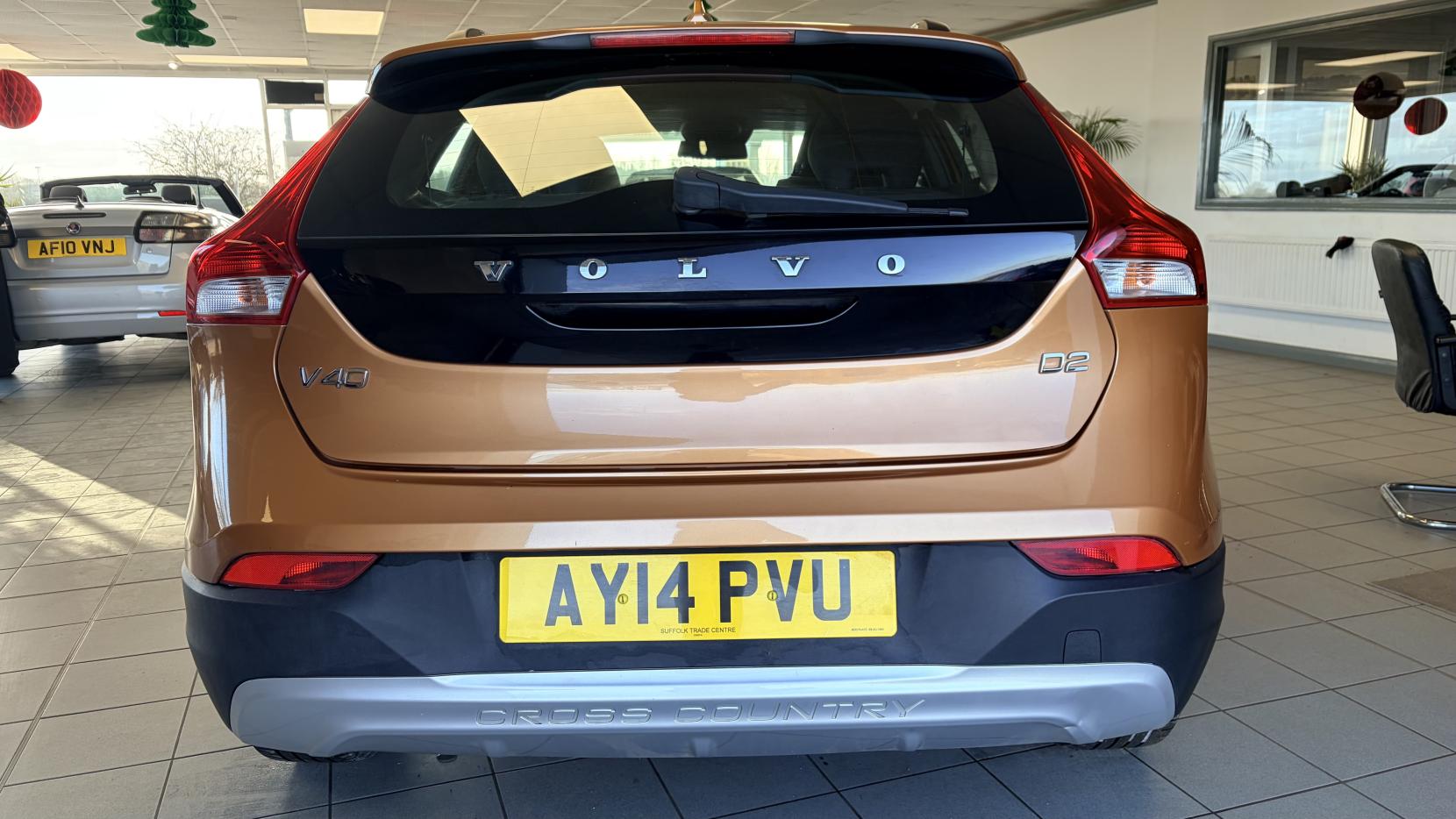 Volvo V40 Cross Country 1.6 D2 SE Hatchback 5dr Diesel Manual Euro 5 (s/s) (115 ps)