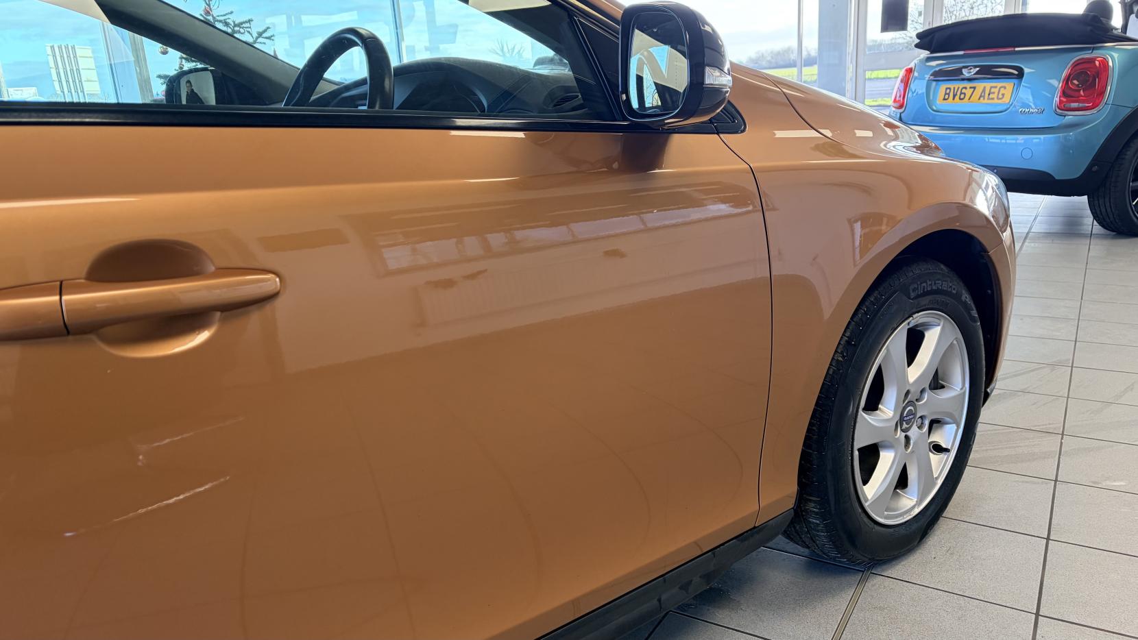 Volvo V40 Cross Country 1.6 D2 SE Hatchback 5dr Diesel Manual Euro 5 (s/s) (115 ps)