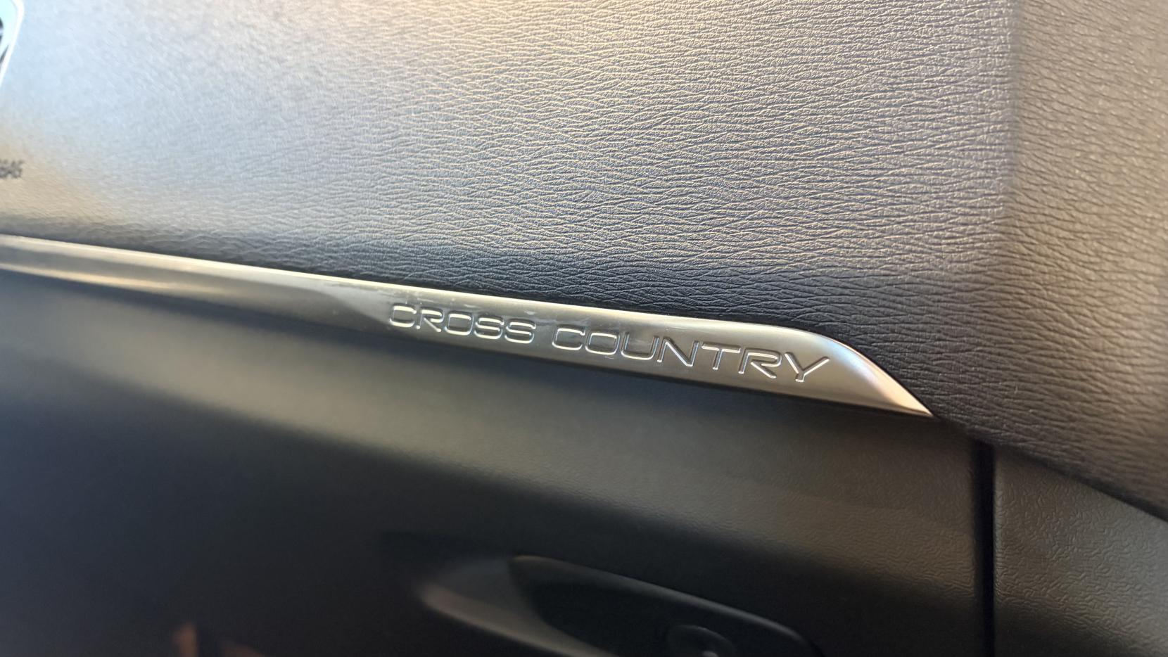 Volvo V40 Cross Country 1.6 D2 SE Hatchback 5dr Diesel Manual Euro 5 (s/s) (115 ps)