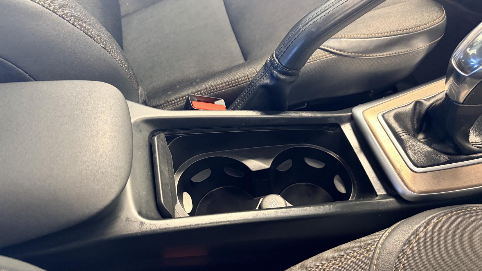 Volvo V40 Cross Country 1.6 D2 SE Hatchback 5dr Diesel Manual Euro 5 (s/s) (115 ps)