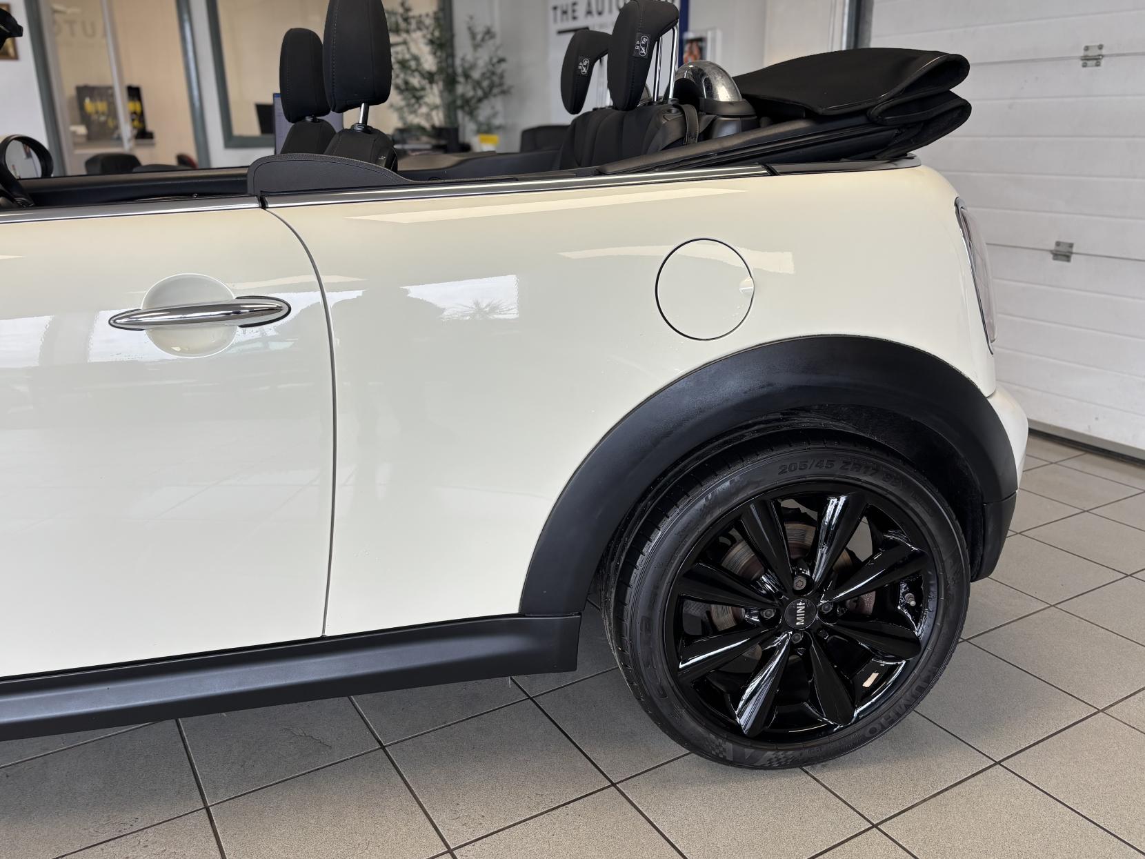 MINI Convertible 1.6 Cooper Convertible 2dr Petrol Manual Euro 6 (s/s) (122 ps)
