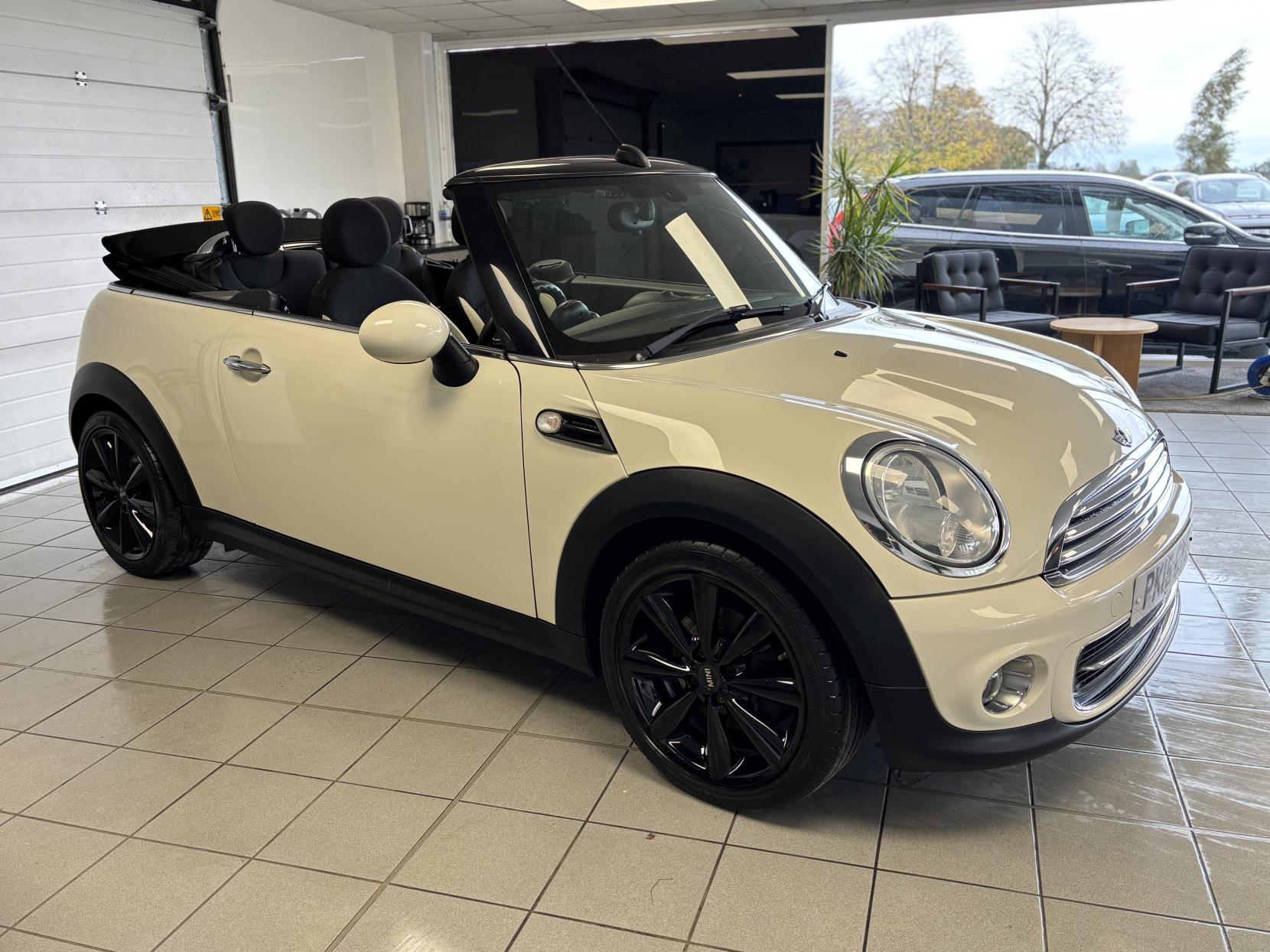 MINI Convertible 1.6 Cooper Convertible 2dr Petrol Manual Euro 6 (s/s) (122 ps)