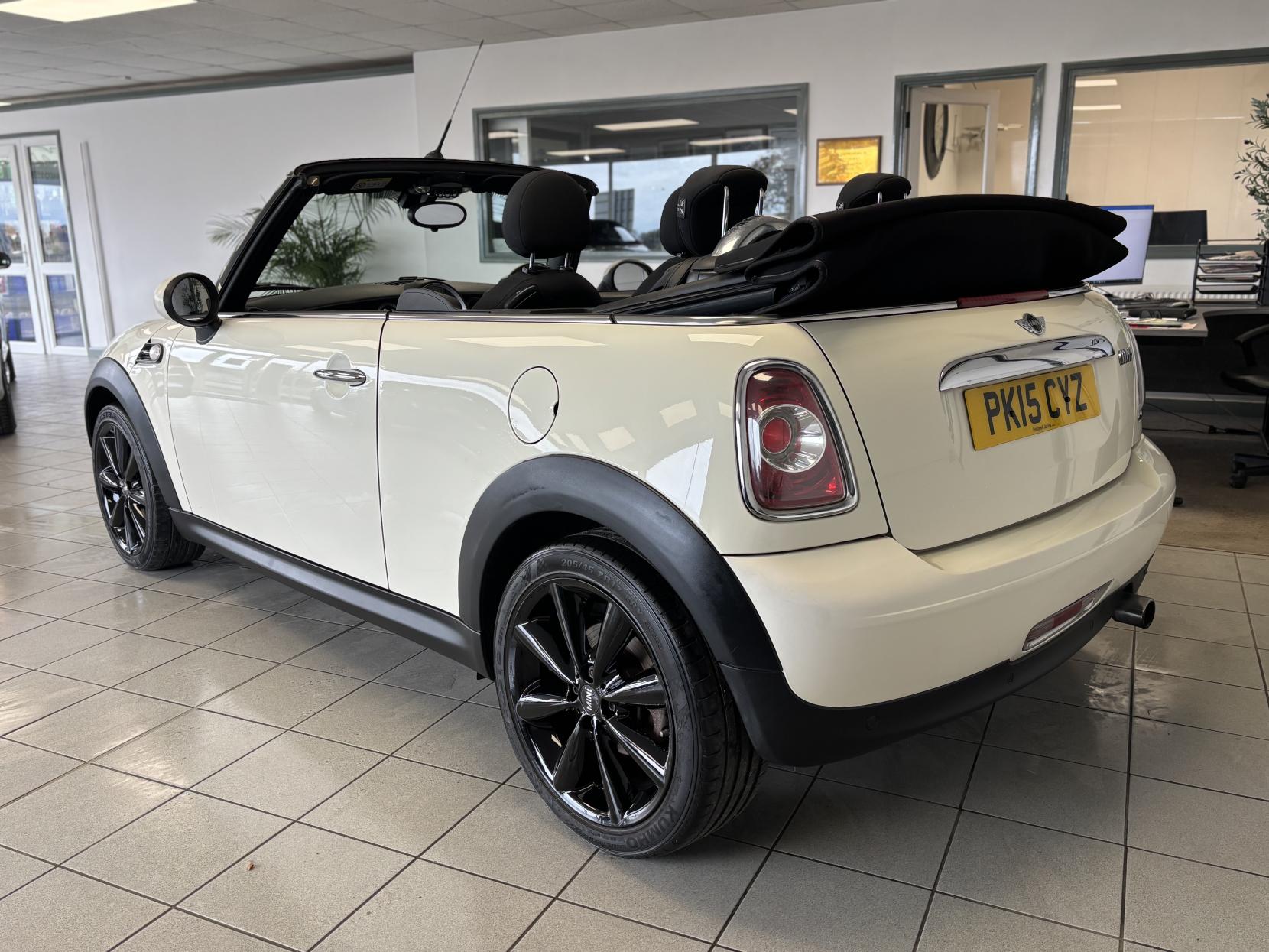 MINI Convertible 1.6 Cooper Convertible 2dr Petrol Manual Euro 6 (s/s) (122 ps)