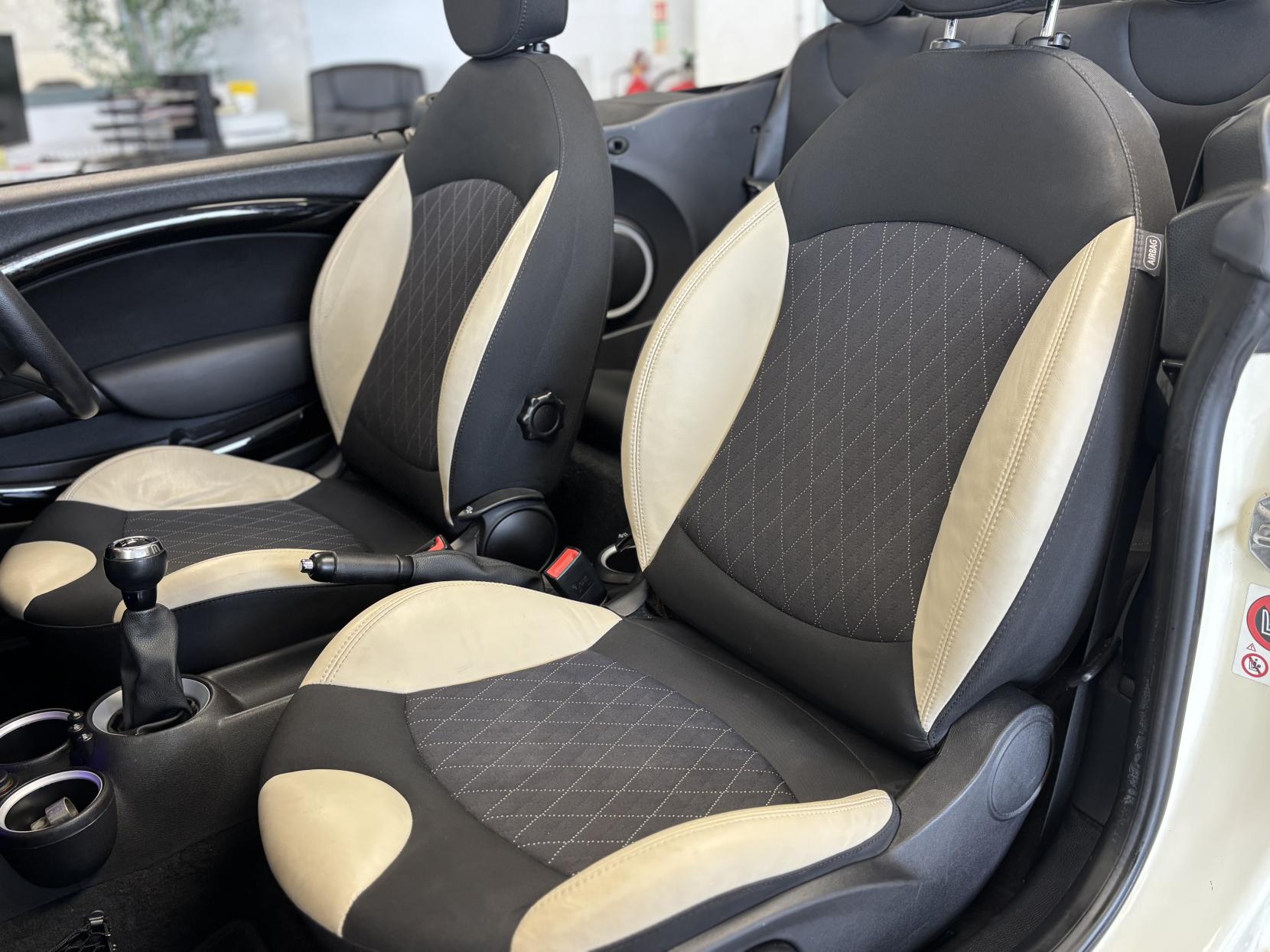 MINI Convertible 1.6 Cooper Convertible 2dr Petrol Manual Euro 6 (s/s) (122 ps)