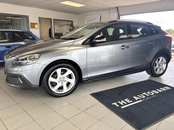 Volvo V40 Cross Country 1.6 D2 Lux Hatchback 5dr Diesel Powershift Euro 5 (s/s) (115 ps)