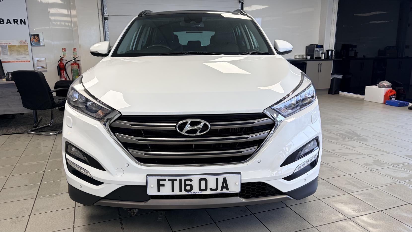 Hyundai TUCSON 2.0 CRDi Blue Drive Premium SE SUV 5dr Diesel Manual Euro 6 (s/s) (136 ps)