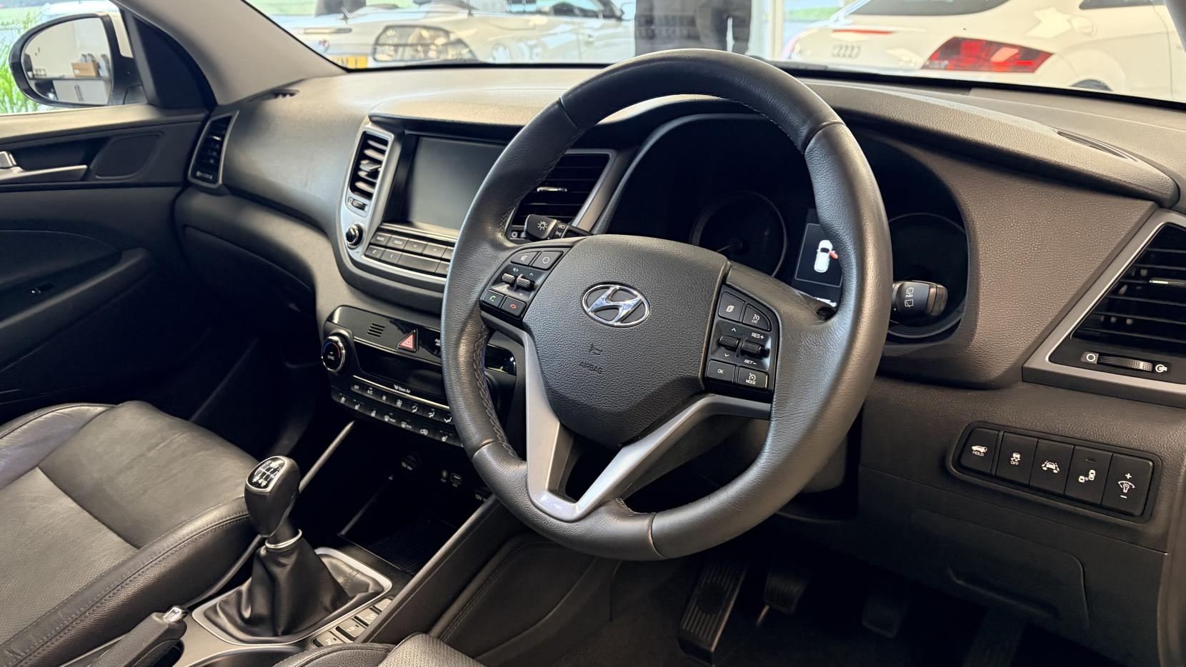 Hyundai TUCSON 2.0 CRDi Blue Drive Premium SE SUV 5dr Diesel Manual Euro 6 (s/s) (136 ps)