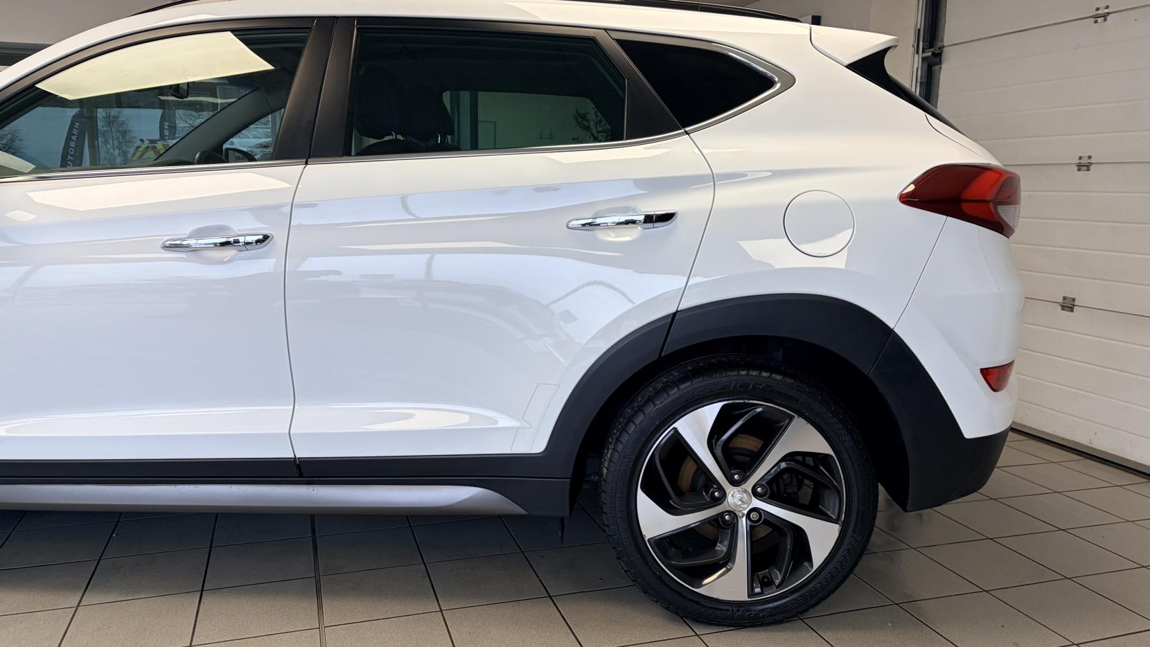 Hyundai TUCSON 2.0 CRDi Blue Drive Premium SE SUV 5dr Diesel Manual Euro 6 (s/s) (136 ps)