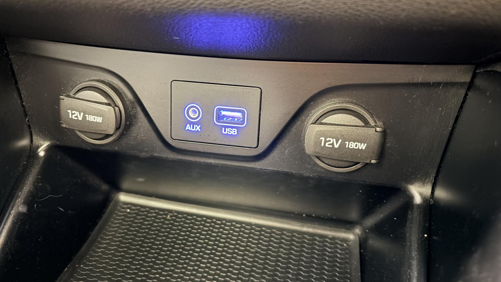 Hyundai TUCSON 2.0 CRDi Blue Drive Premium SE SUV 5dr Diesel Manual Euro 6 (s/s) (136 ps)