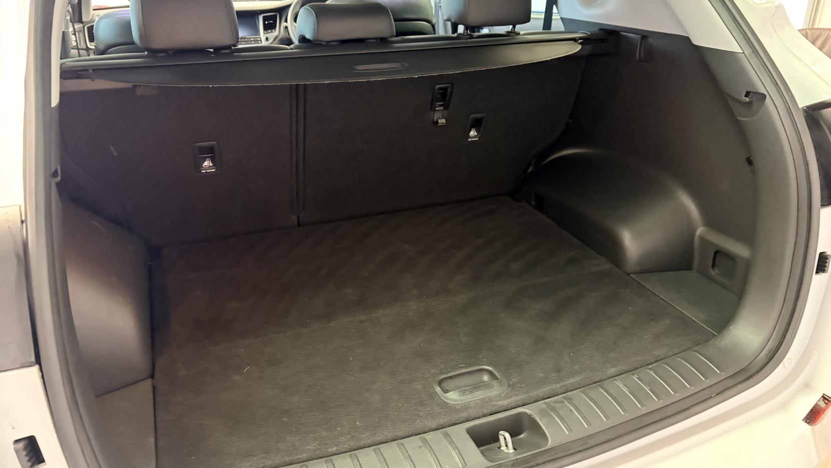 Hyundai TUCSON 2.0 CRDi Blue Drive Premium SE SUV 5dr Diesel Manual Euro 6 (s/s) (136 ps)