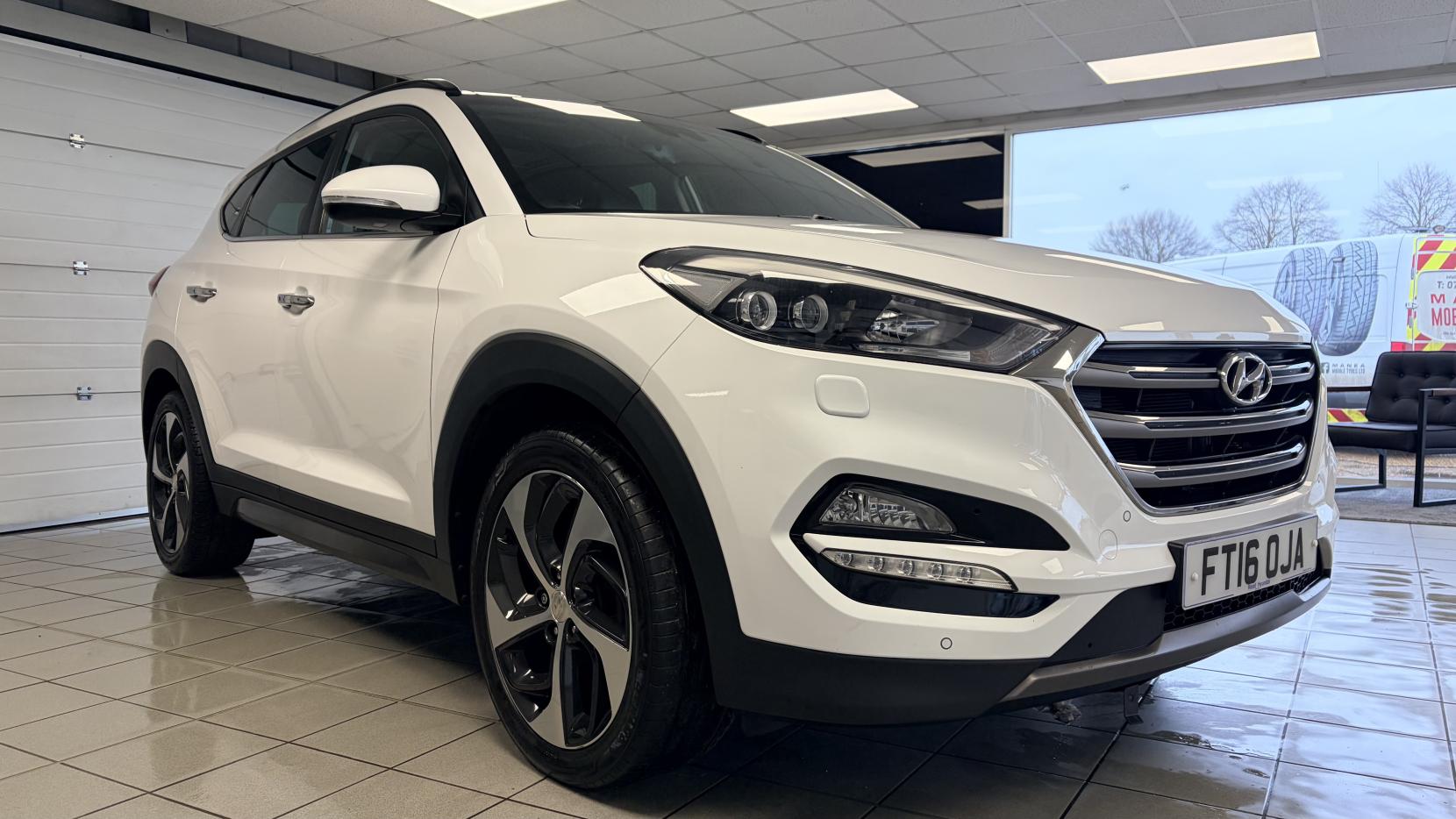 Hyundai TUCSON 2.0 CRDi Blue Drive Premium SE SUV 5dr Diesel Manual Euro 6 (s/s) (136 ps)