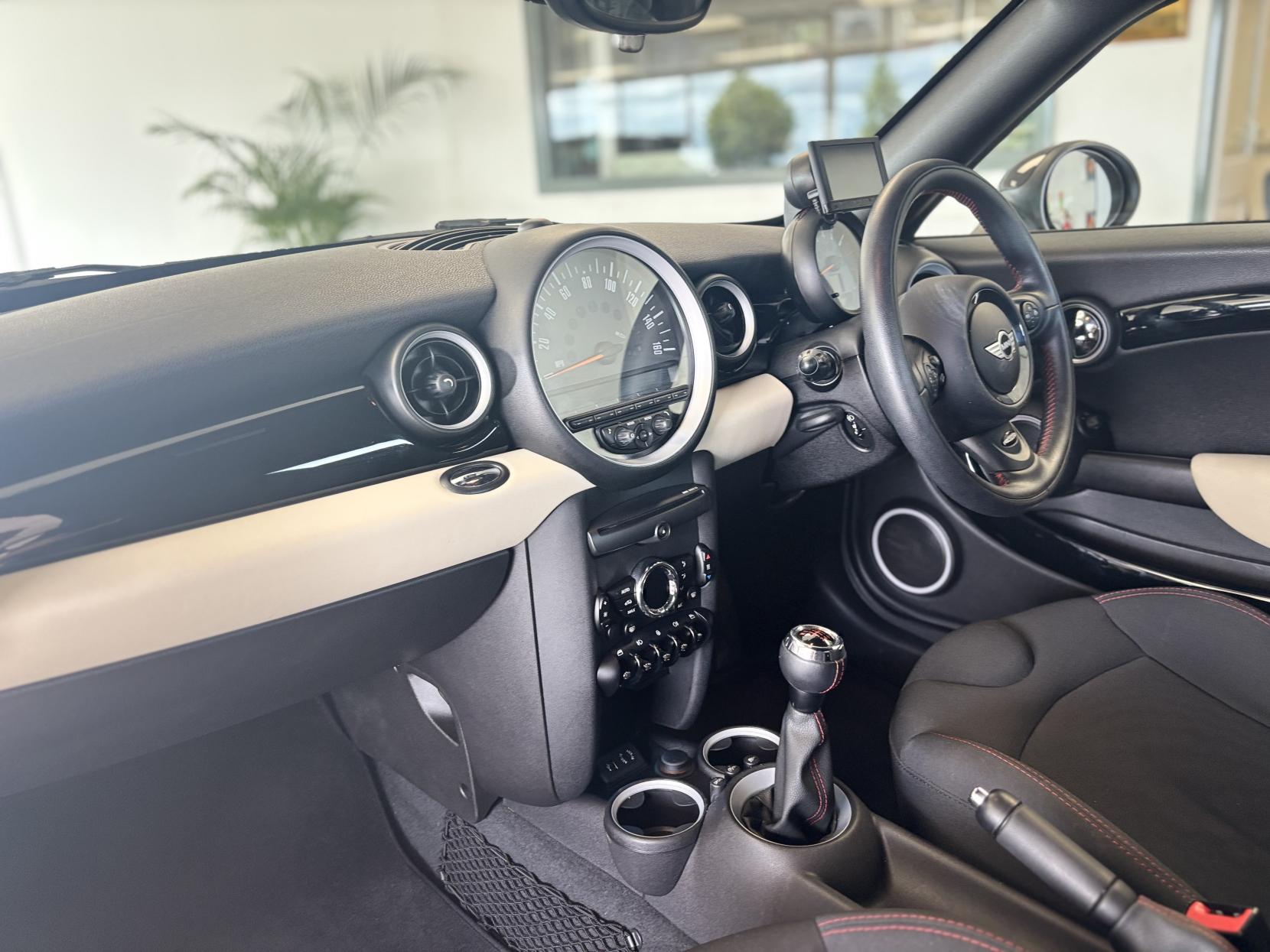 MINI Coupe 1.6 Cooper Coupe 2dr Petrol Manual Euro 6 (s/s) (122 ps)