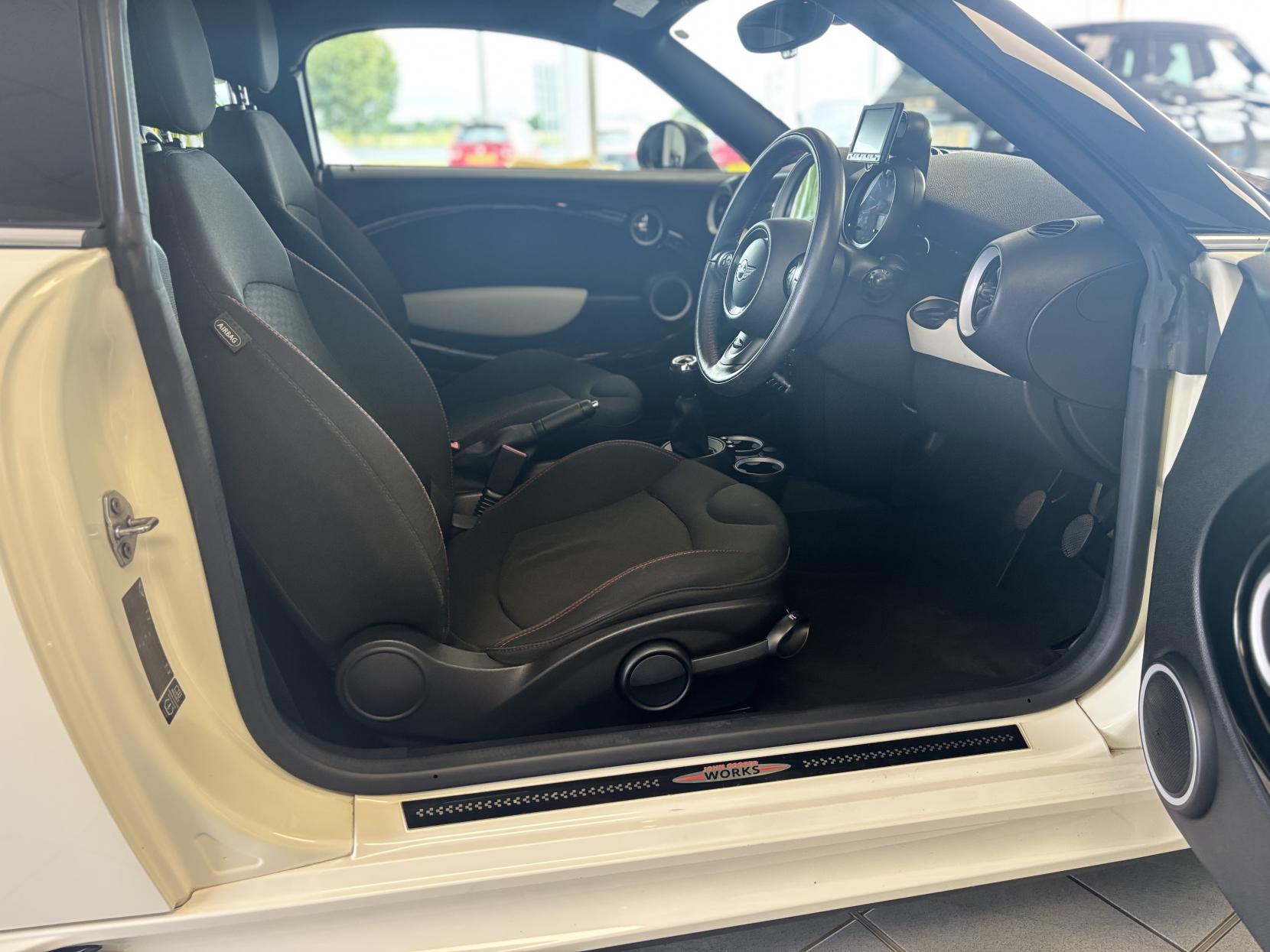 MINI Coupe 1.6 Cooper Coupe 2dr Petrol Manual Euro 6 (s/s) (122 ps)