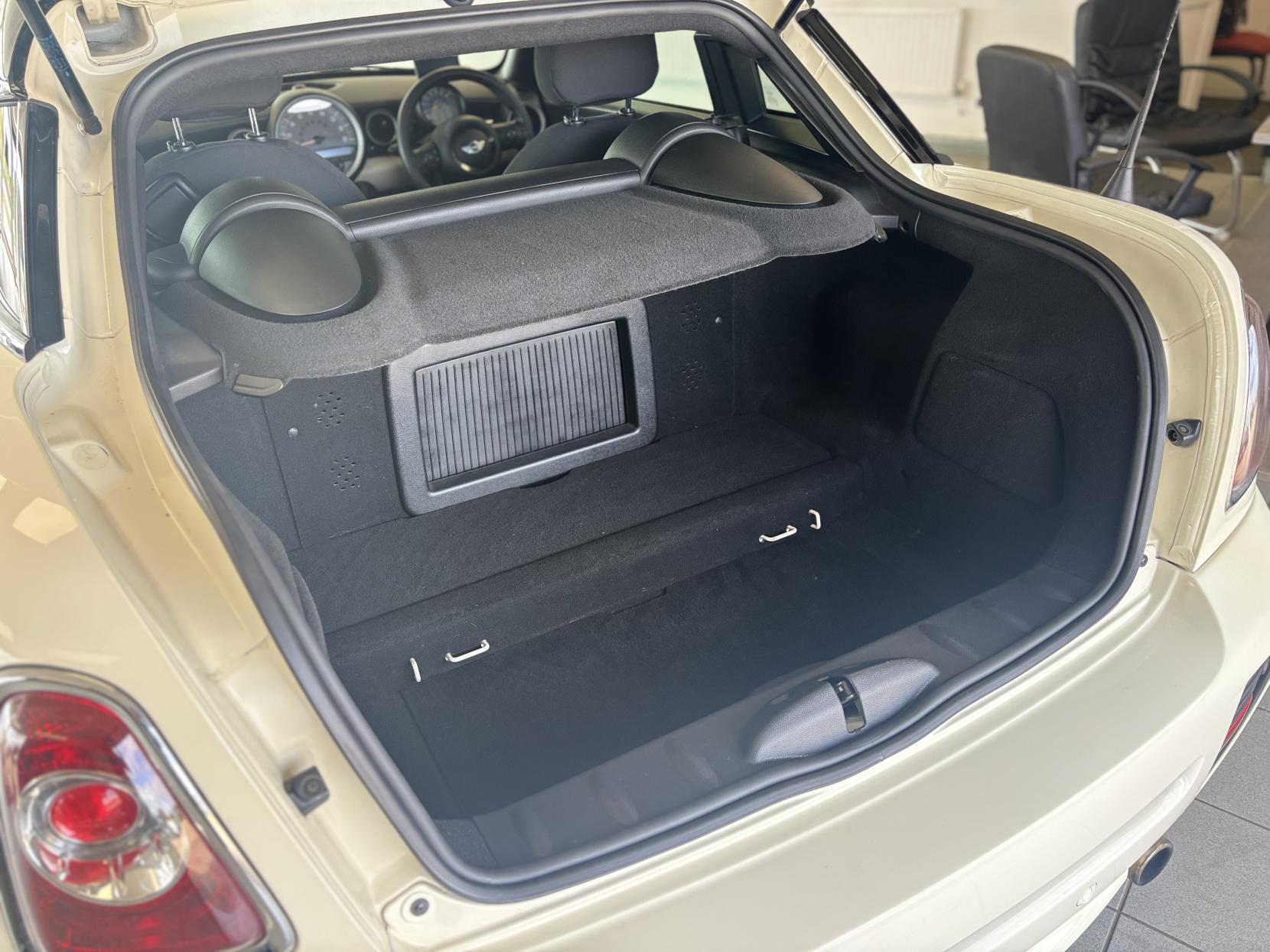 MINI Coupe 1.6 Cooper Coupe 2dr Petrol Manual Euro 6 (s/s) (122 ps)