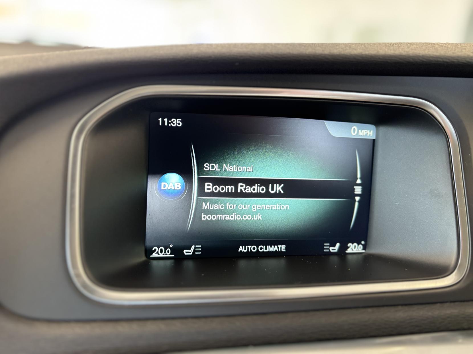 Volvo V40 Cross Country 2.0 D2 Pro Hatchback 5dr Diesel Manual Euro 6 (s/s) (120 ps)