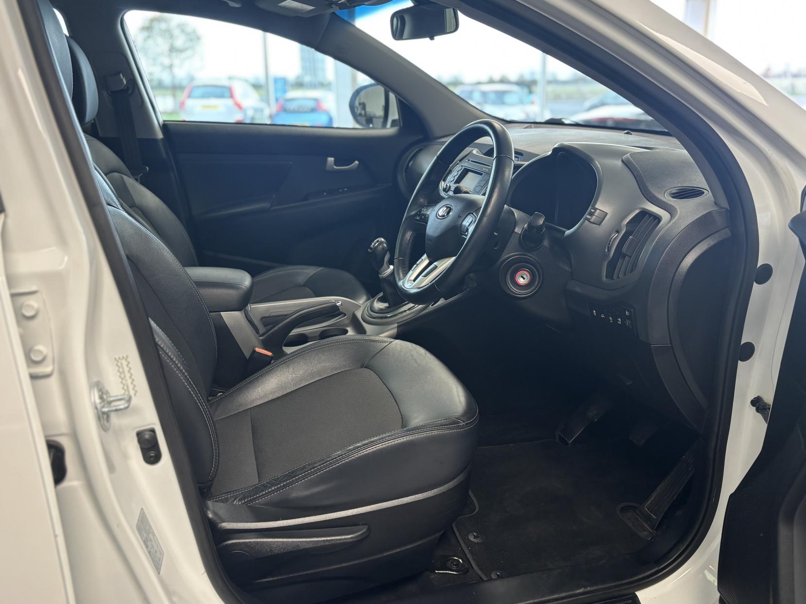 Kia Sportage 1.7 CRDi EcoDynamics 2 SUV 5dr Diesel Manual 2WD Euro 6 (s/s) (114 bhp)