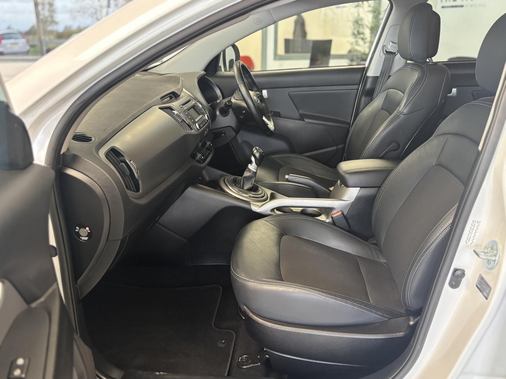 Kia Sportage 1.7 CRDi EcoDynamics 2 SUV 5dr Diesel Manual 2WD Euro 6 (s/s) (114 bhp)