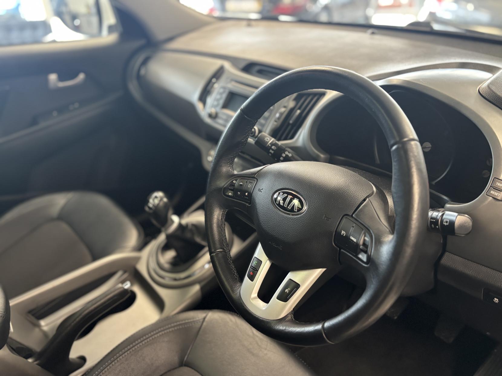 Kia Sportage 1.7 CRDi EcoDynamics 2 SUV 5dr Diesel Manual 2WD Euro 6 (s/s) (114 bhp)