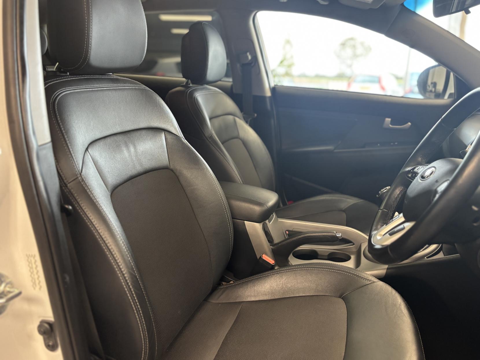 Kia Sportage 1.7 CRDi EcoDynamics 2 SUV 5dr Diesel Manual 2WD Euro 6 (s/s) (114 bhp)