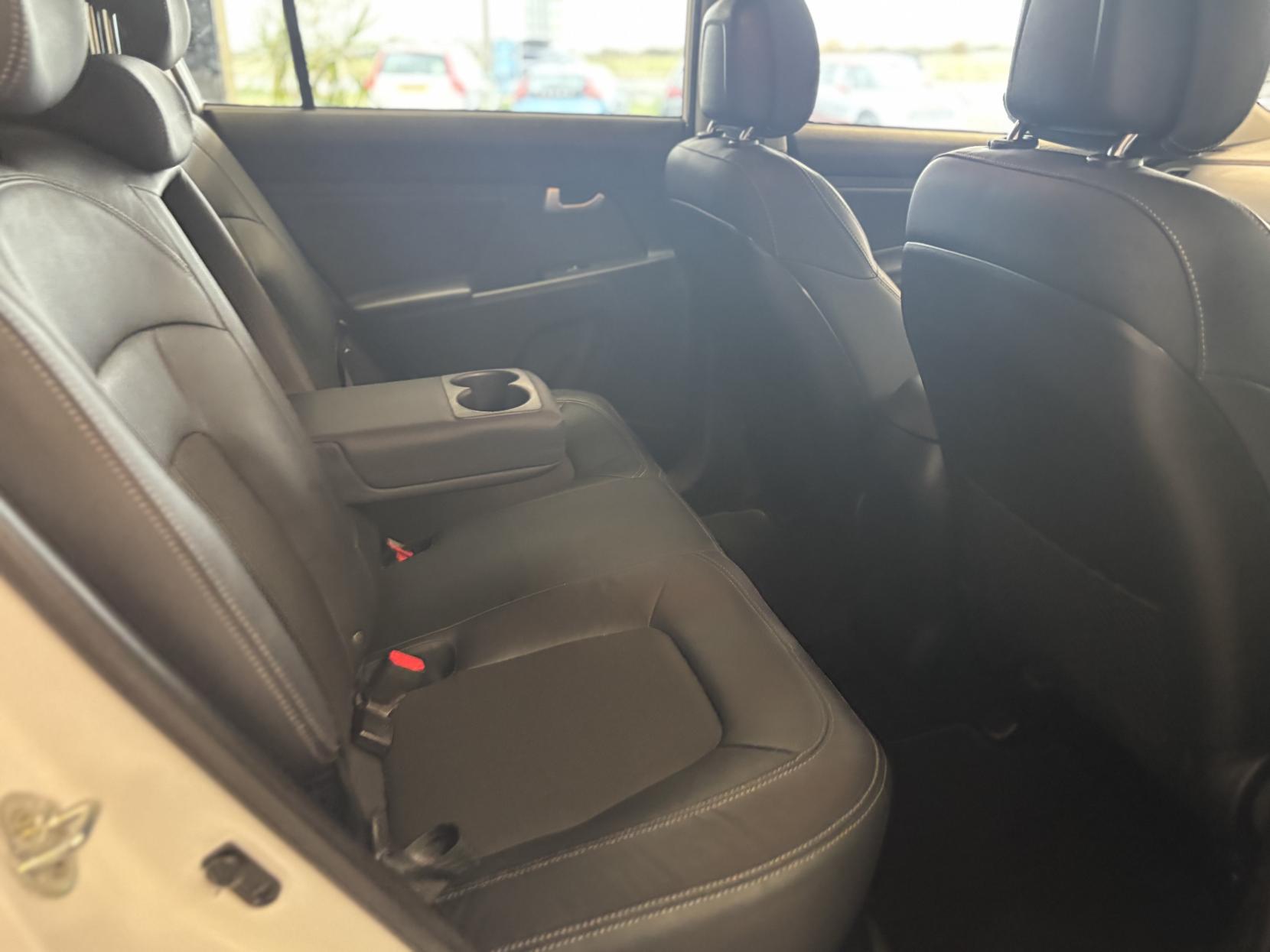 Kia Sportage 1.7 CRDi EcoDynamics 2 SUV 5dr Diesel Manual 2WD Euro 6 (s/s) (114 bhp)