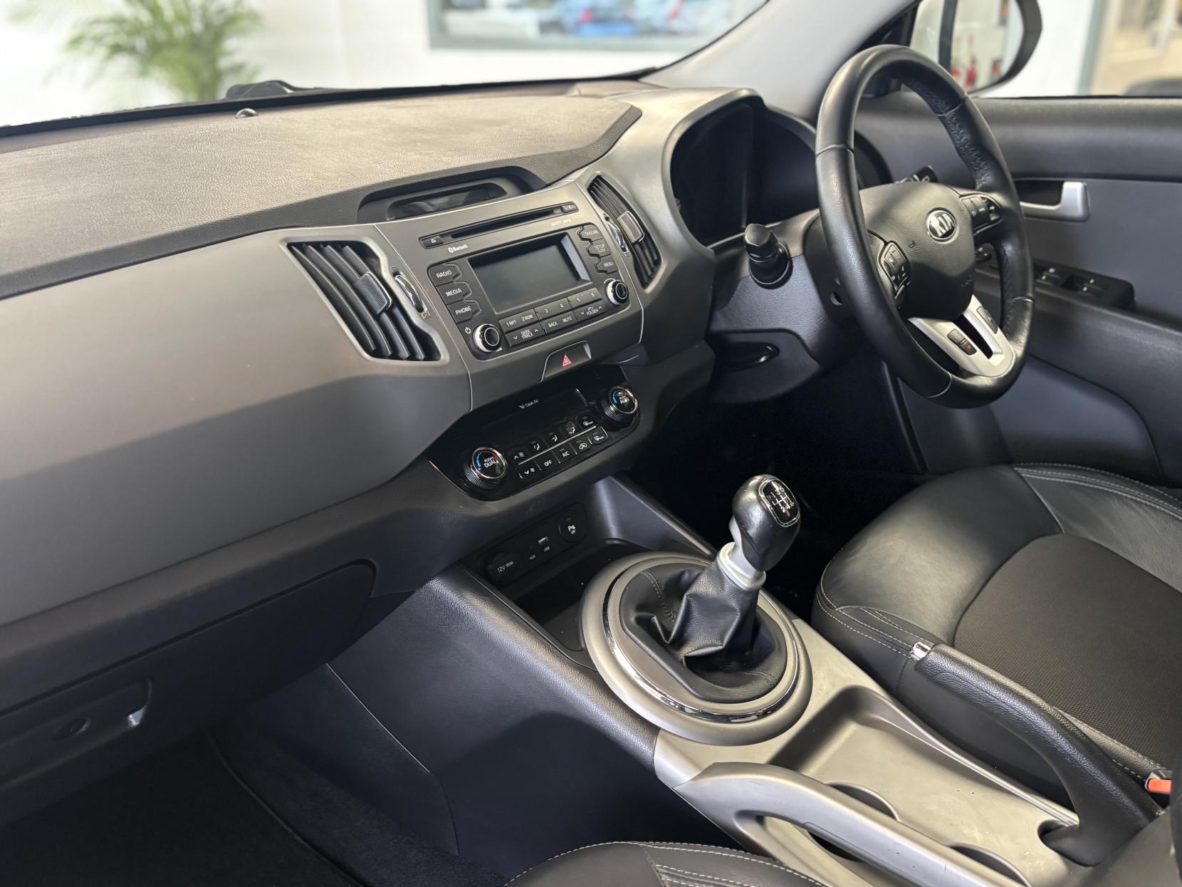 Kia Sportage 1.7 CRDi EcoDynamics 2 SUV 5dr Diesel Manual 2WD Euro 6 (s/s) (114 bhp)