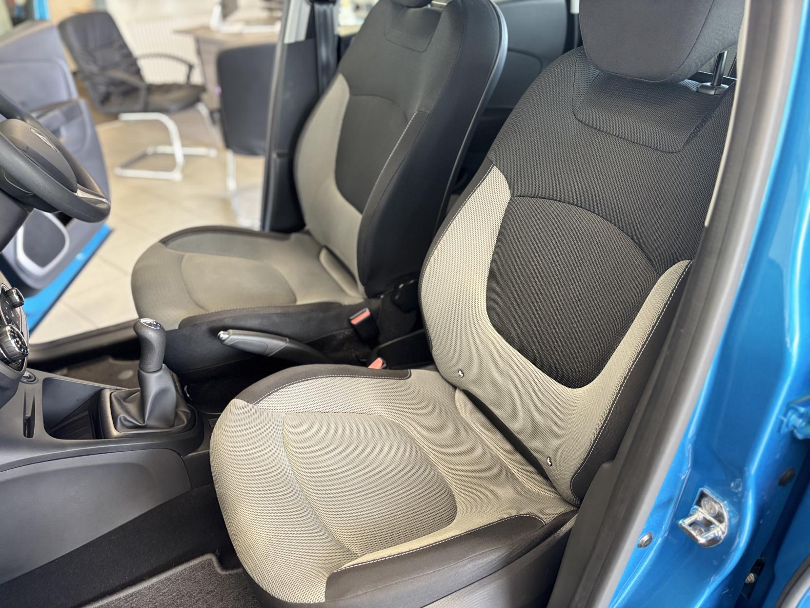 Renault Captur 0.9 TCe ENERGY Expression + SUV 5dr Petrol Manual Euro 5 (s/s) (90 ps)