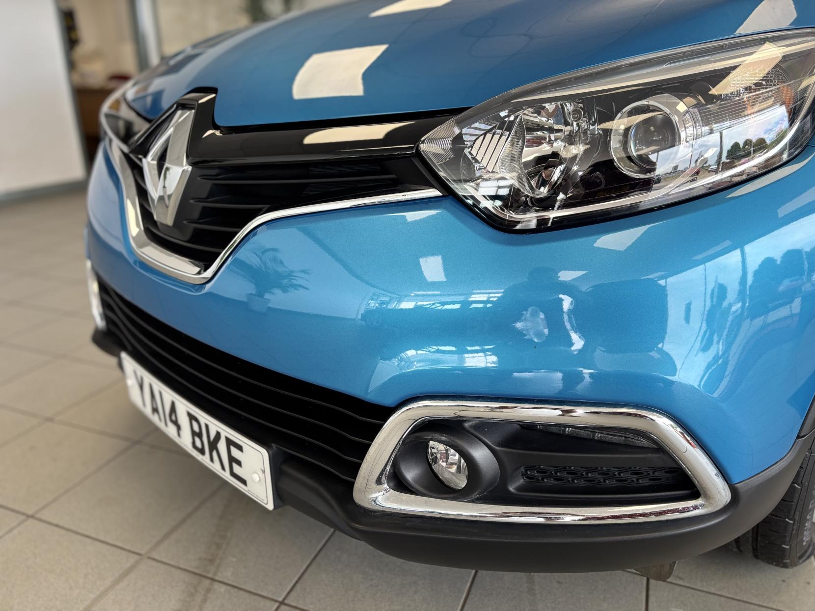 Renault Captur 0.9 TCe ENERGY Expression + SUV 5dr Petrol Manual Euro 5 (s/s) (90 ps)