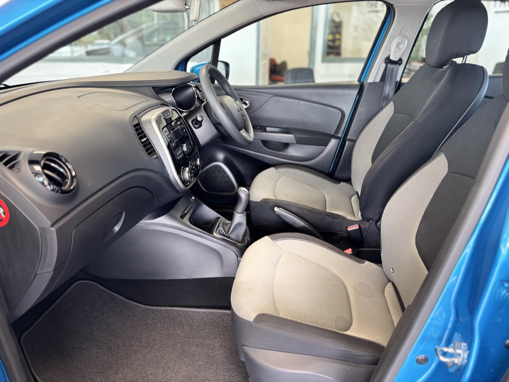 Renault Captur 0.9 TCe ENERGY Expression + SUV 5dr Petrol Manual Euro 5 (s/s) (90 ps)