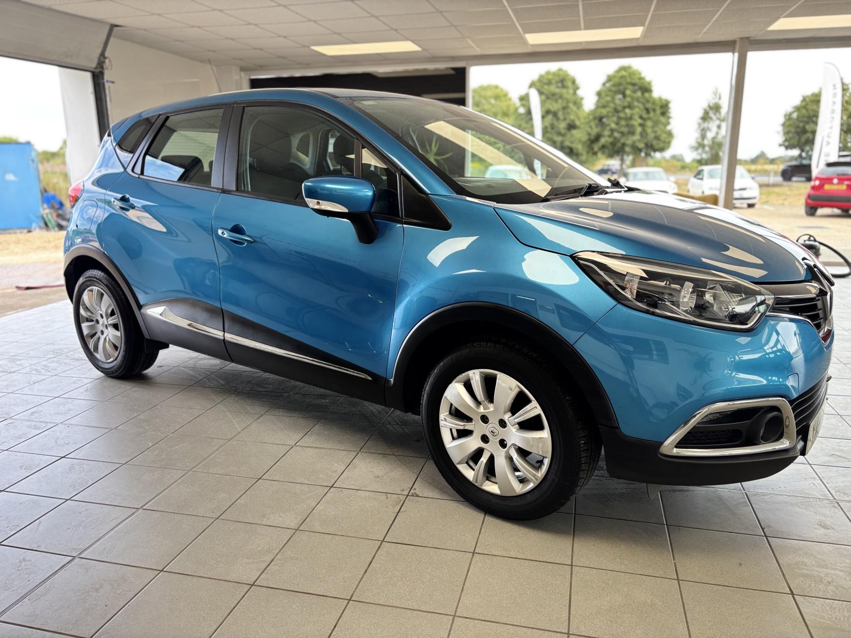 Renault Captur 0.9 TCe ENERGY Expression + SUV 5dr Petrol Manual Euro 5 (s/s) (90 ps)