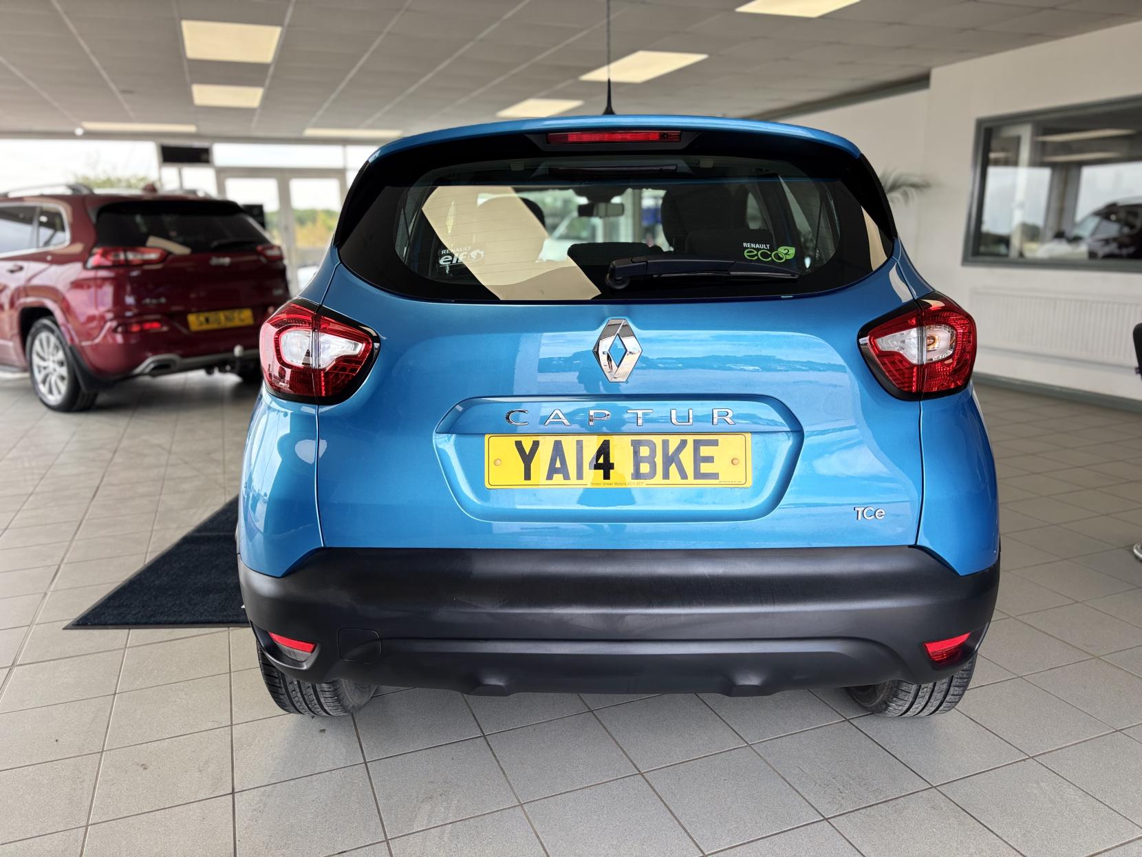 Renault Captur 0.9 TCe ENERGY Expression + SUV 5dr Petrol Manual Euro 5 (s/s) (90 ps)