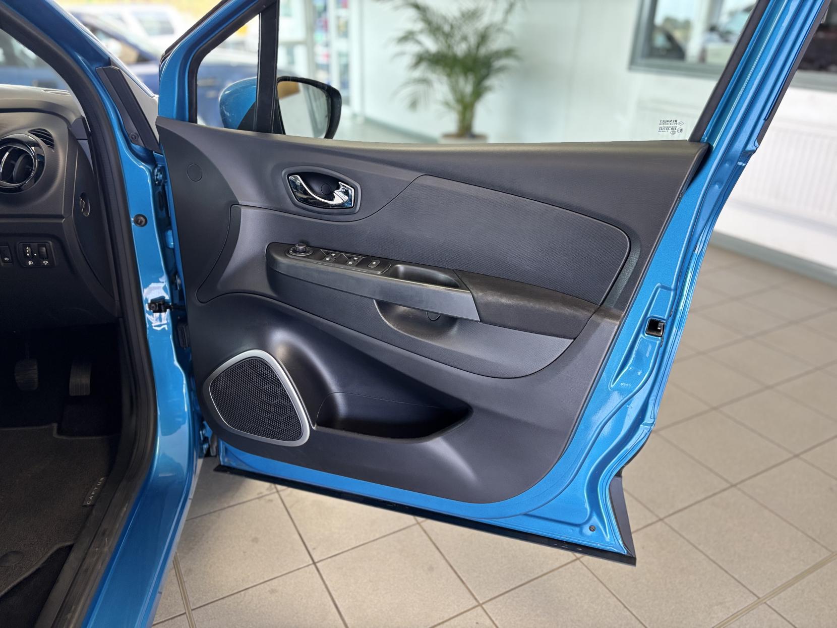 Renault Captur 0.9 TCe ENERGY Expression + SUV 5dr Petrol Manual Euro 5 (s/s) (90 ps)