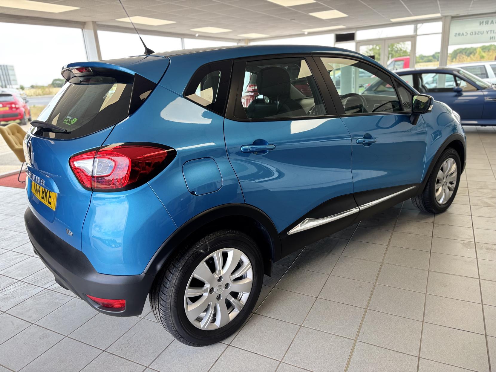 Renault Captur 0.9 TCe ENERGY Expression + SUV 5dr Petrol Manual Euro 5 (s/s) (90 ps)