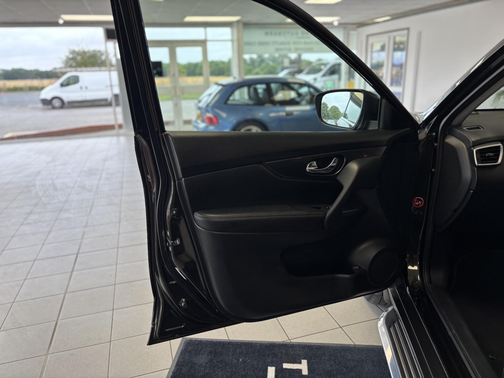 Nissan X-Trail 1.6 dCi N-Vision SUV 5dr Diesel Manual Euro 6 (s/s) (130 ps)
