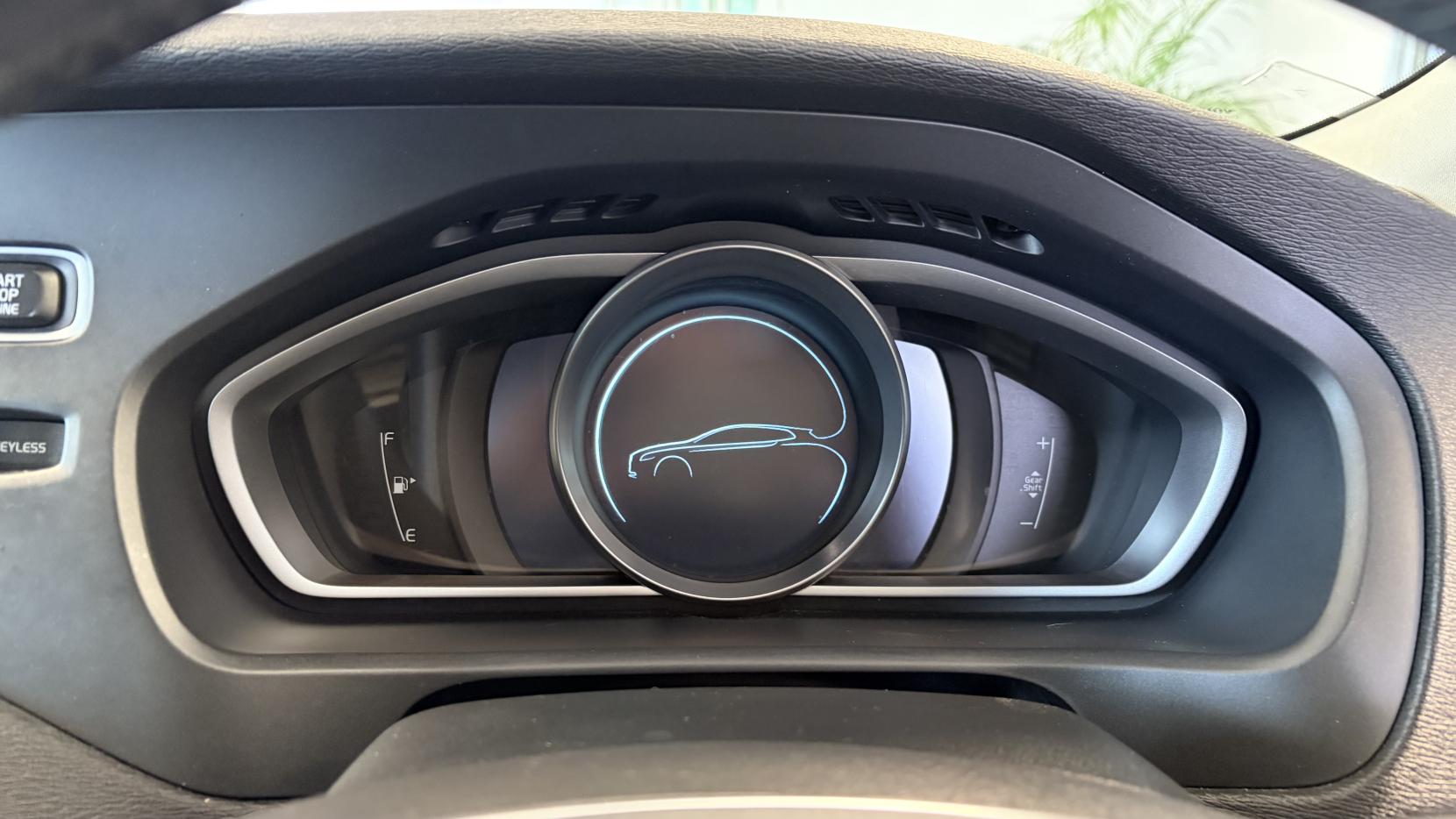 Volvo V40 Cross Country 1.6 D2 SE Nav Hatchback 5dr Diesel Manual Euro 5 (s/s) (115 ps)